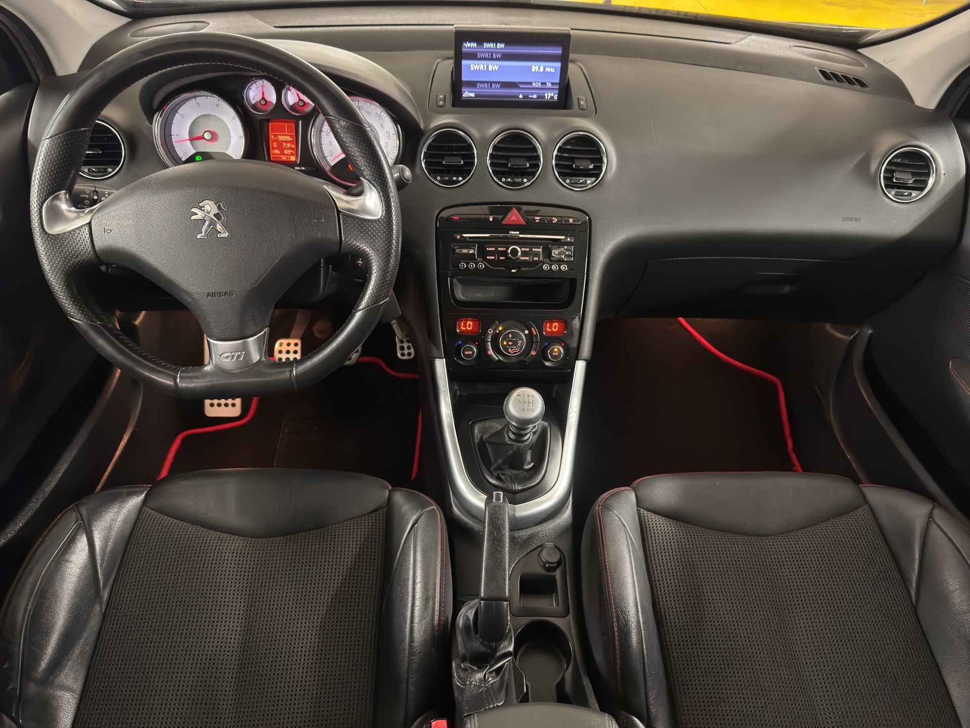 PEUGEOT 308 1.6 16V T GTi-image-10