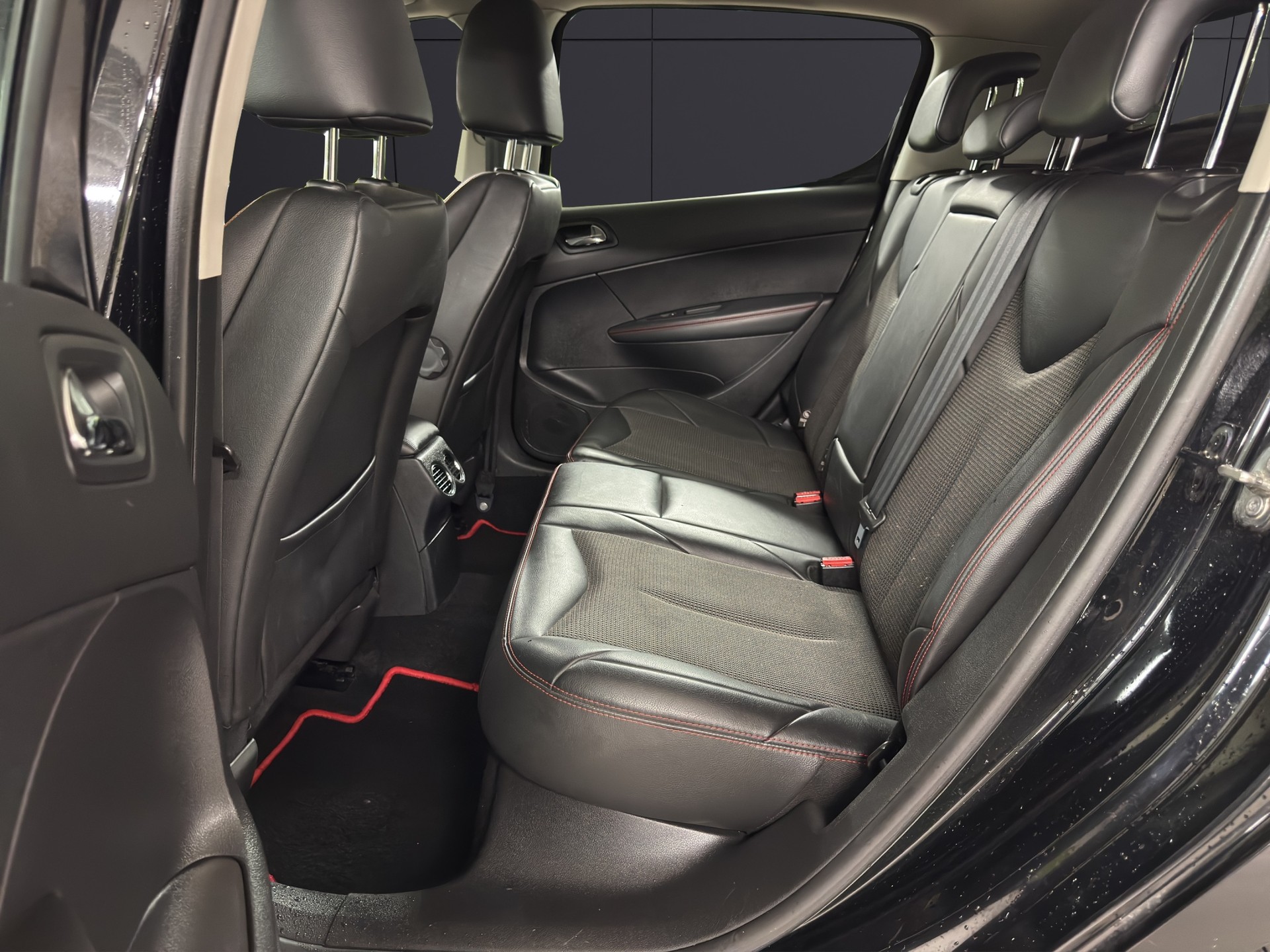 PEUGEOT 308 1.6 16V T GTi-image-13