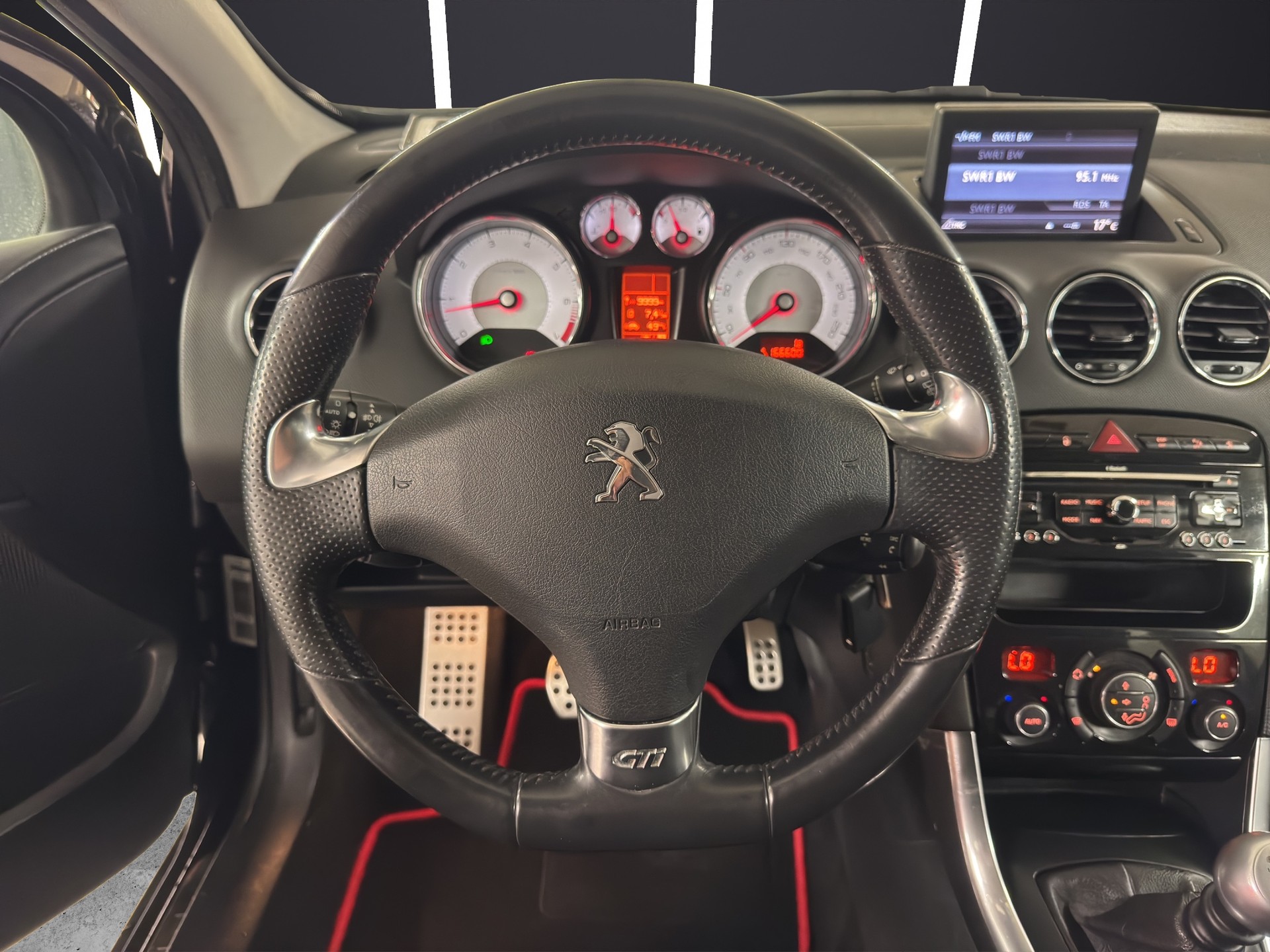 PEUGEOT 308 1.6 16V T GTi-image-11