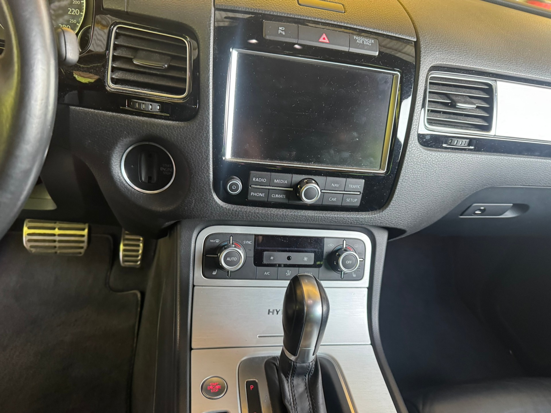 VW Touareg 3.0 TSI Hybrid Tiptronic-image-20