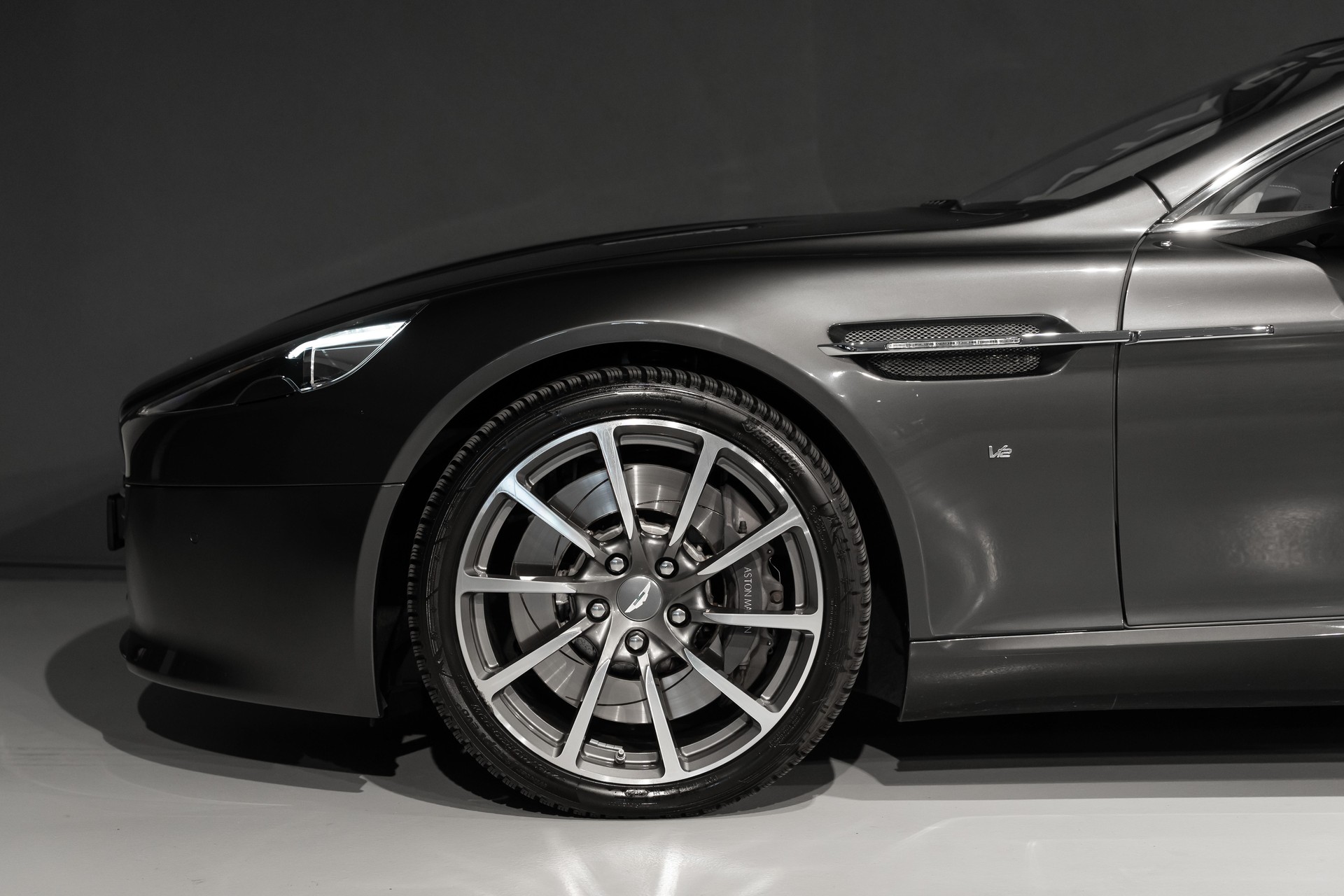 ASTON MARTIN Rapide 6.0 S V12-image-4