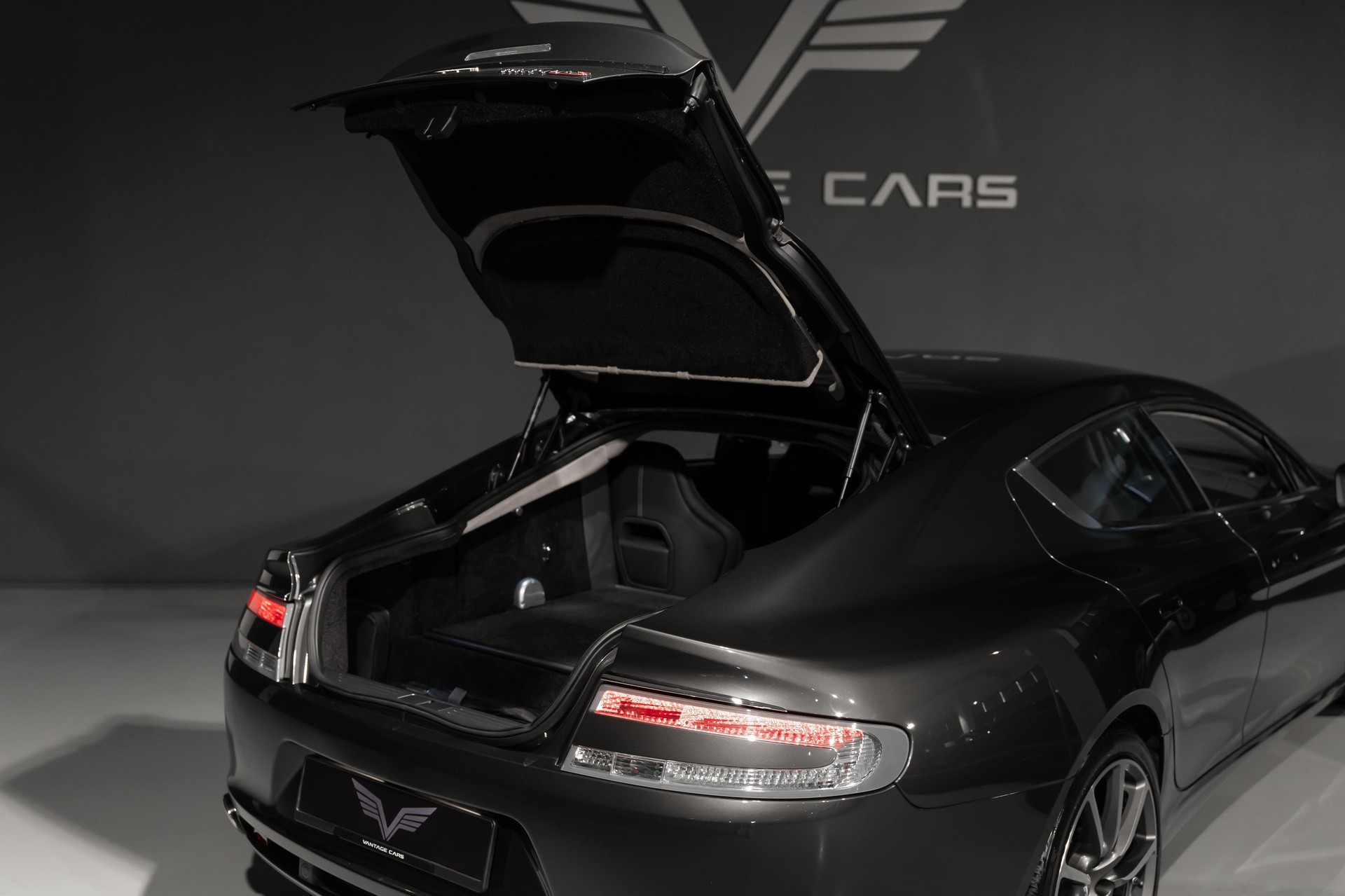 ASTON MARTIN Rapide 6.0 S V12-image-11