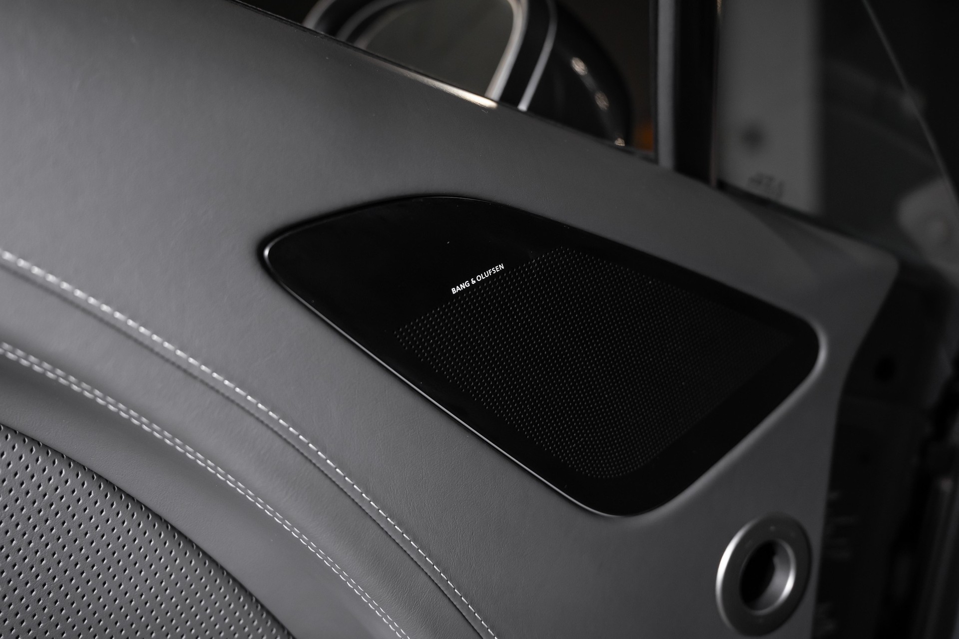 ASTON MARTIN Rapide 6.0 S V12-image-18