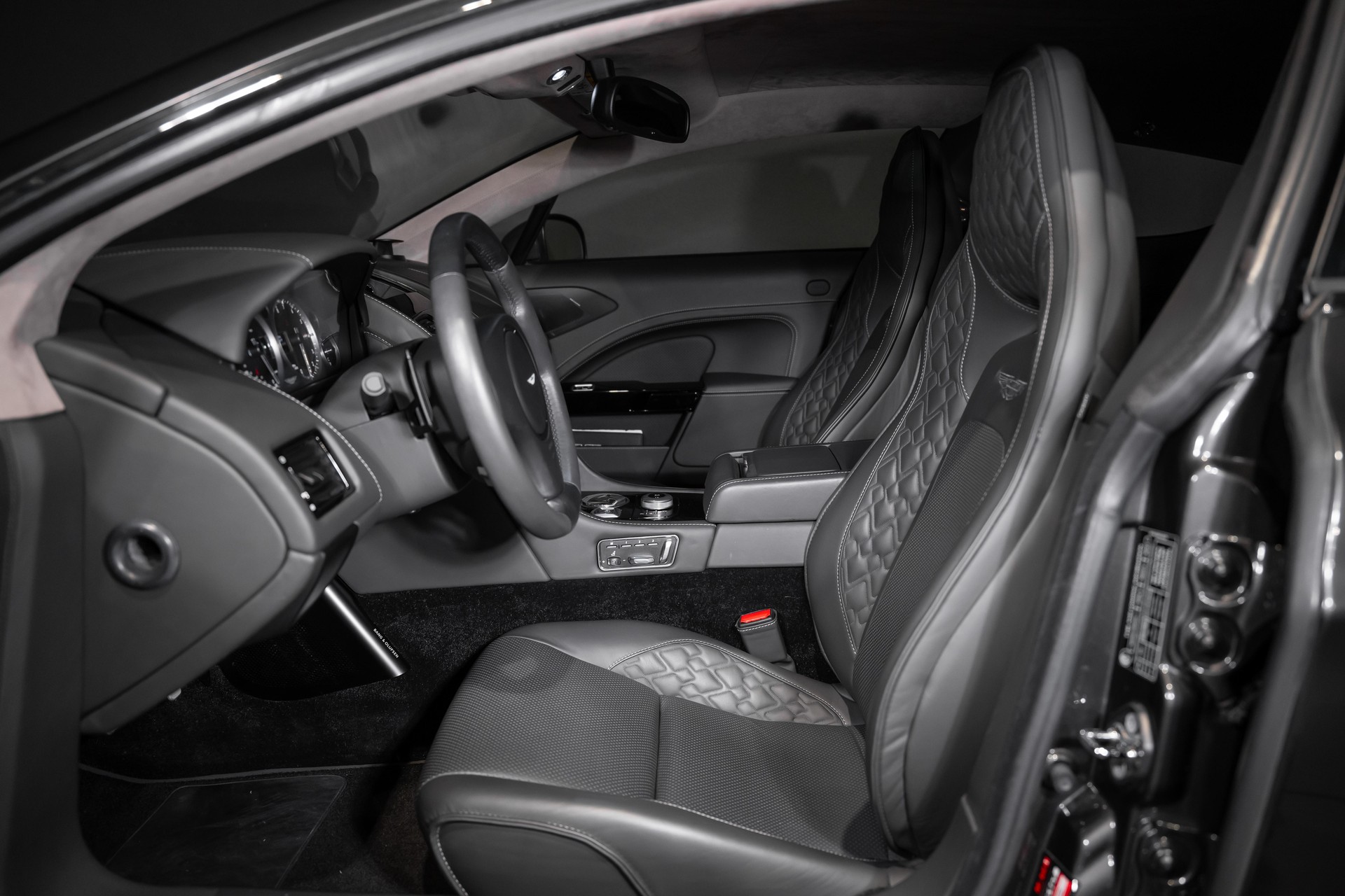 ASTON MARTIN Rapide 6.0 S V12-image-14