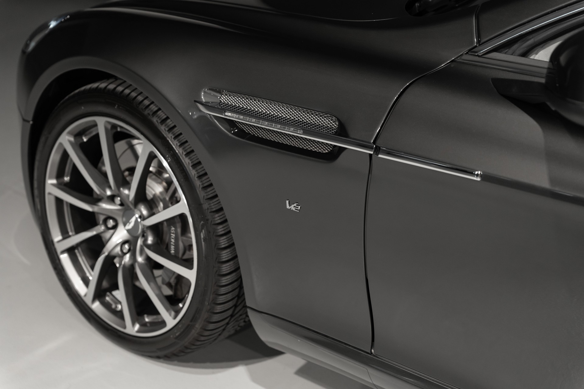 ASTON MARTIN Rapide 6.0 S V12-image-7