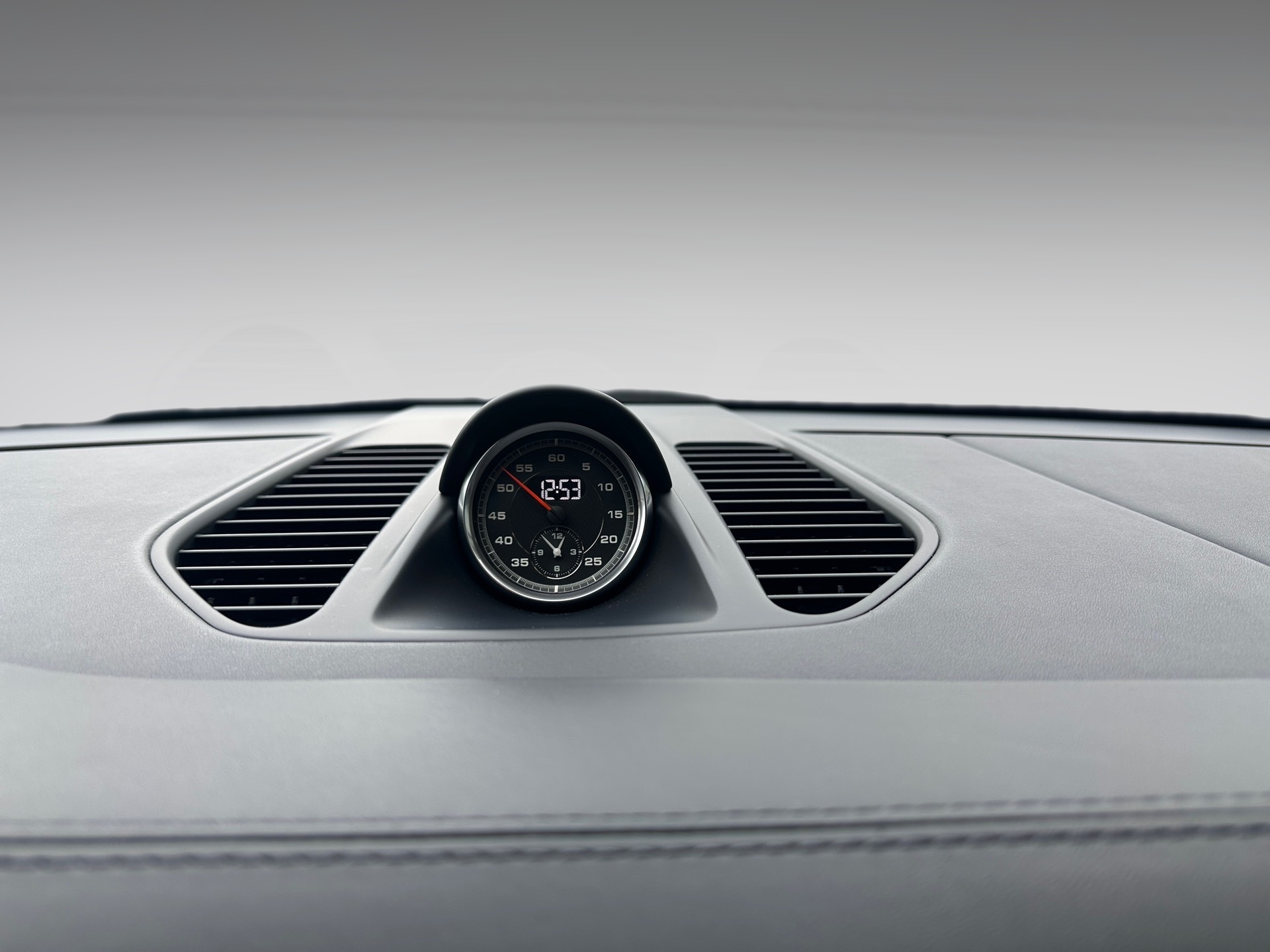 PORSCHE 911 Carrera 4 GTS PDK-image-12