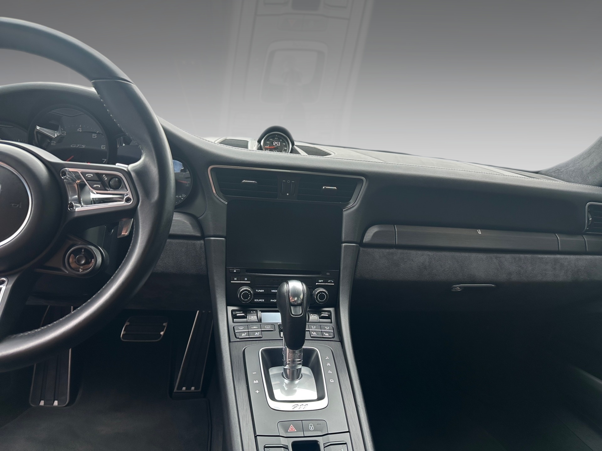 PORSCHE 911 Carrera 4 GTS PDK-image-11