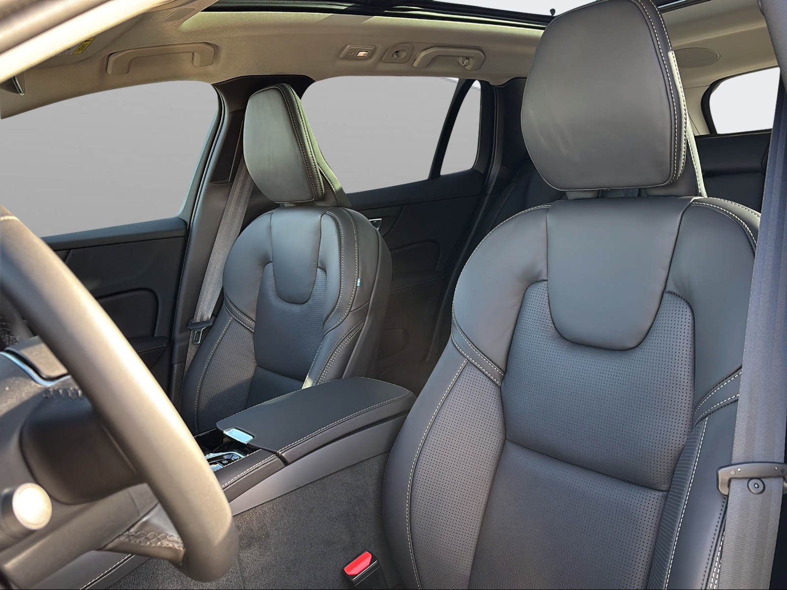 VOLVO V60 T8 eAWD Plug in Hybrid Ultra Dark Geartronic-image-7