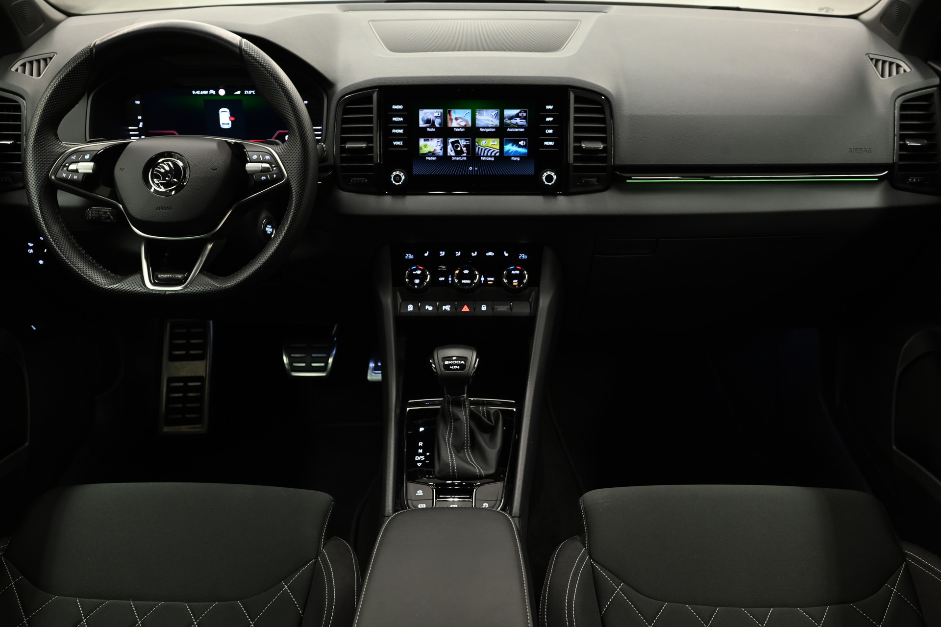 SKODA Karoq 2.0 TSI SportLine 4x4 DSG-image-8