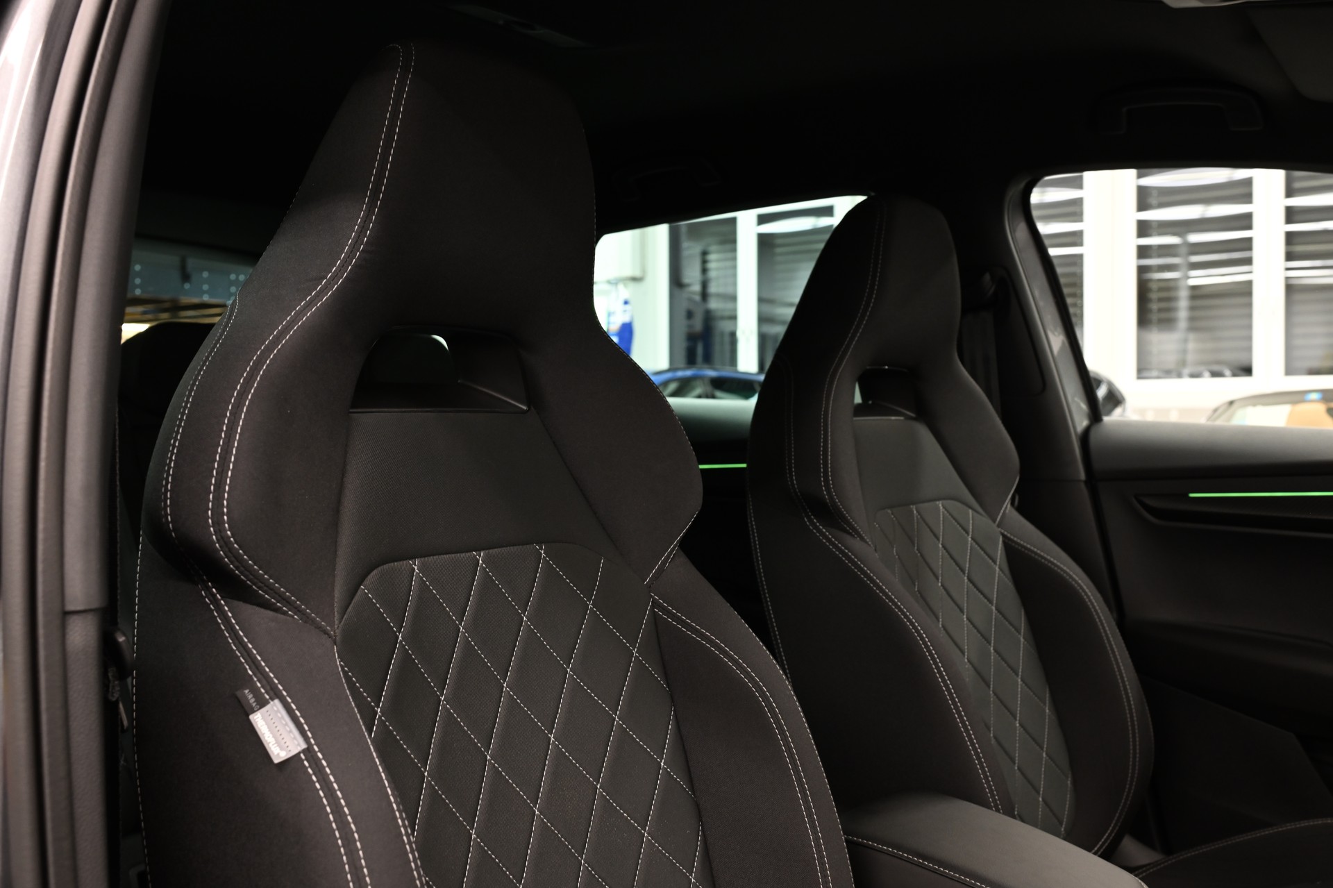 SKODA Karoq 2.0 TSI SportLine 4x4 DSG-image-10