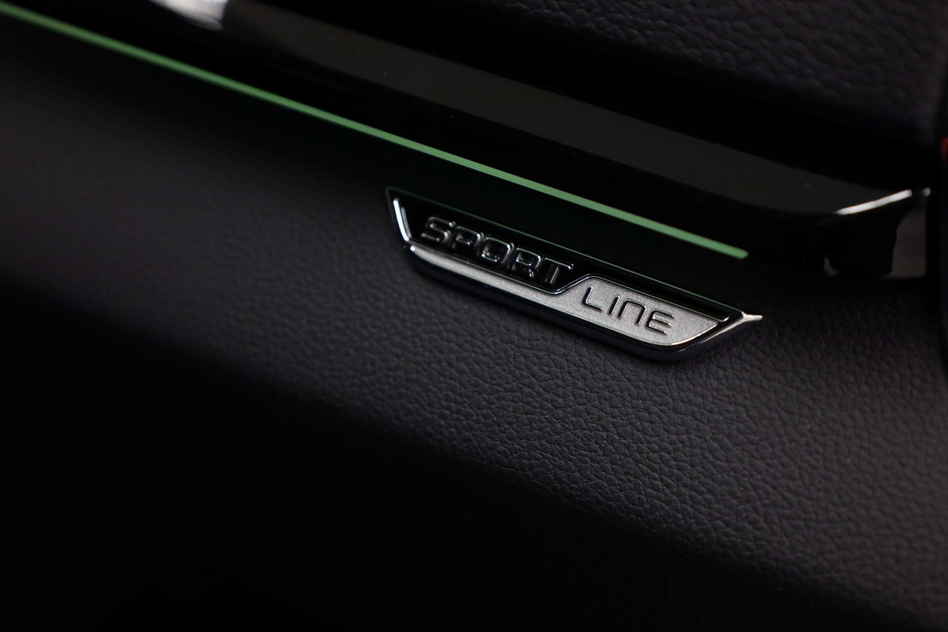 SKODA Karoq 2.0 TSI SportLine 4x4 DSG-image-13