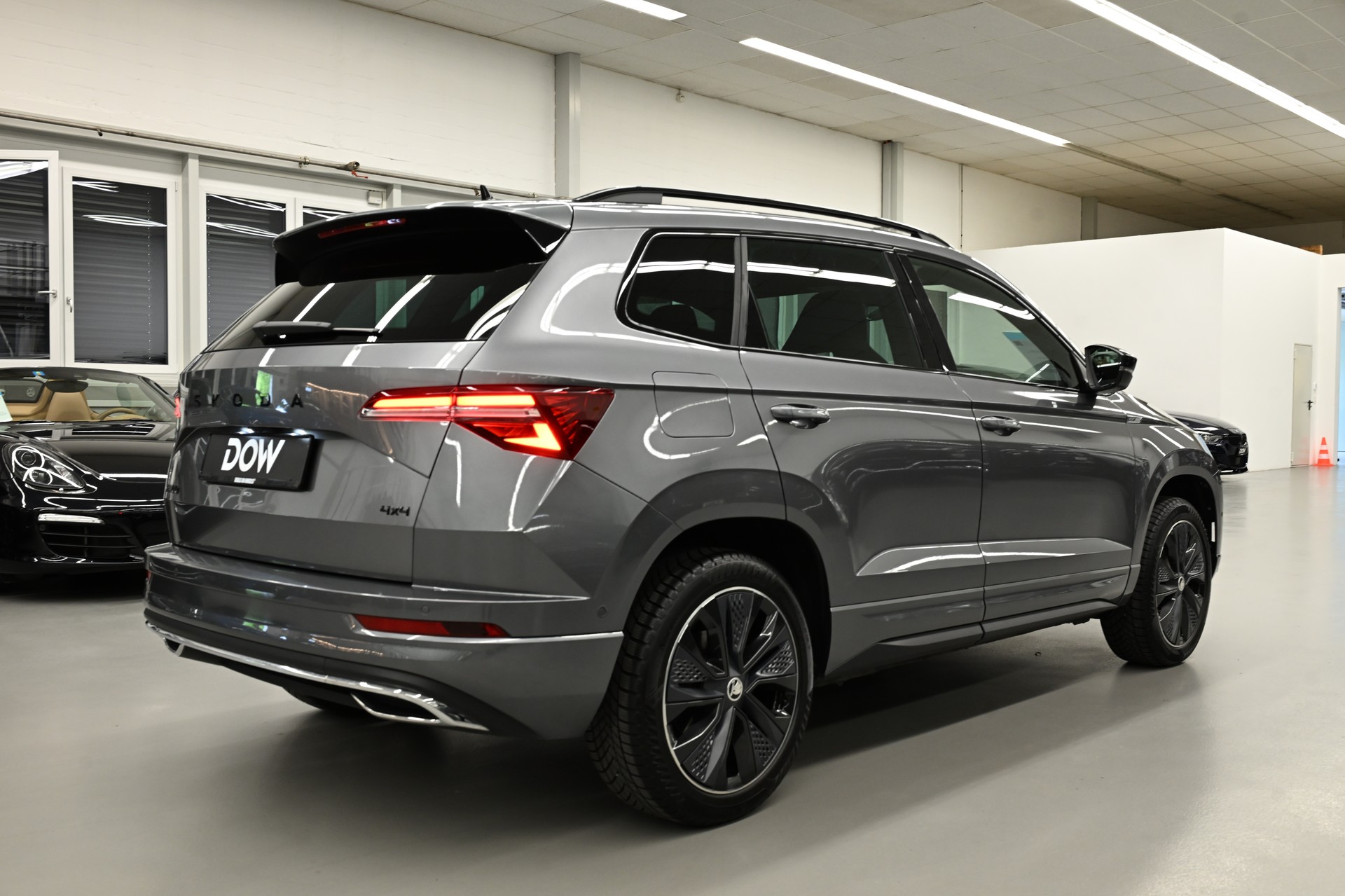 SKODA Karoq 2.0 TSI SportLine 4x4 DSG-image-4