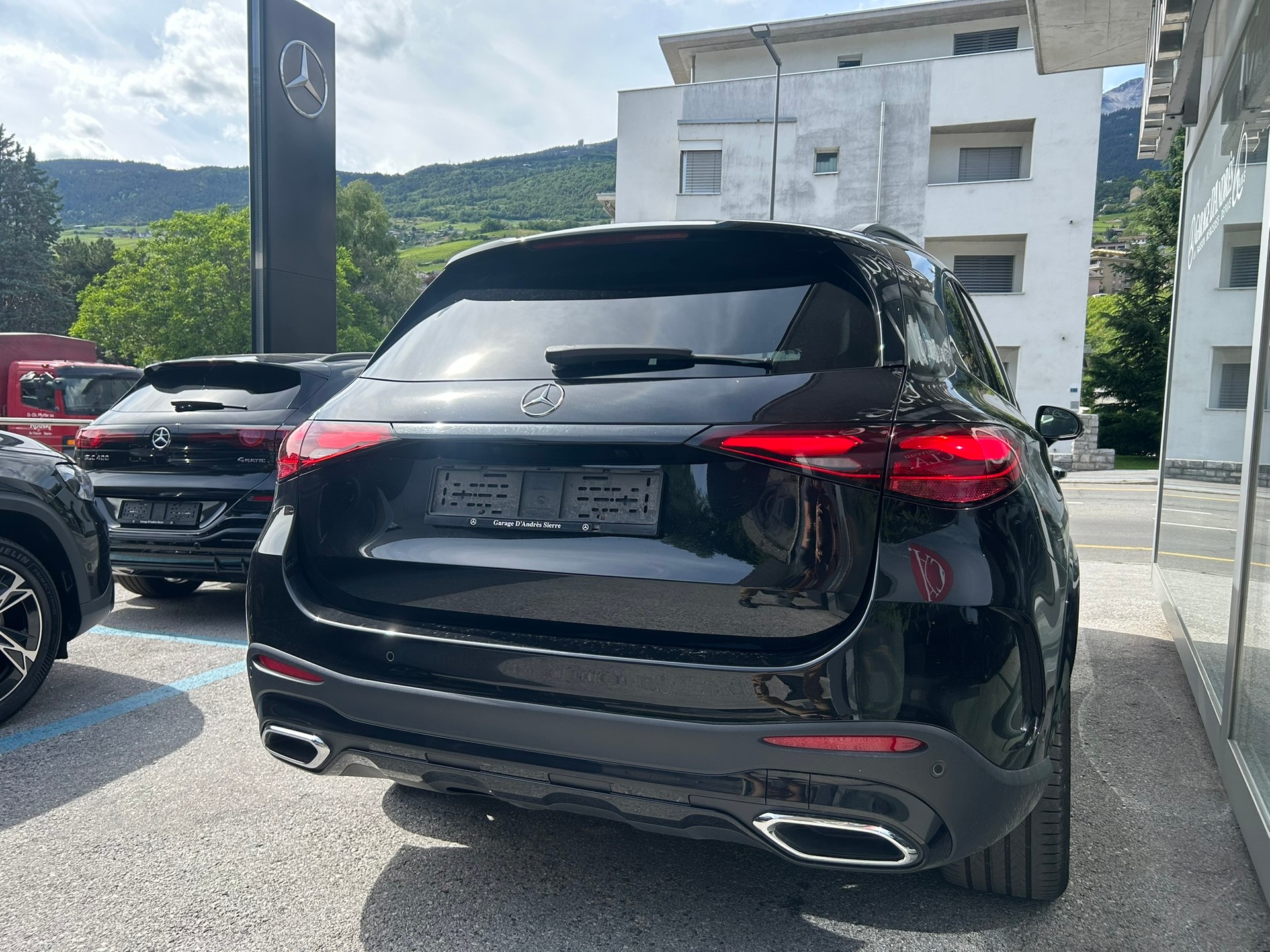 MERCEDES-BENZ GLC 220 d 4Matic AMG Line 9G-Tronic-image-5