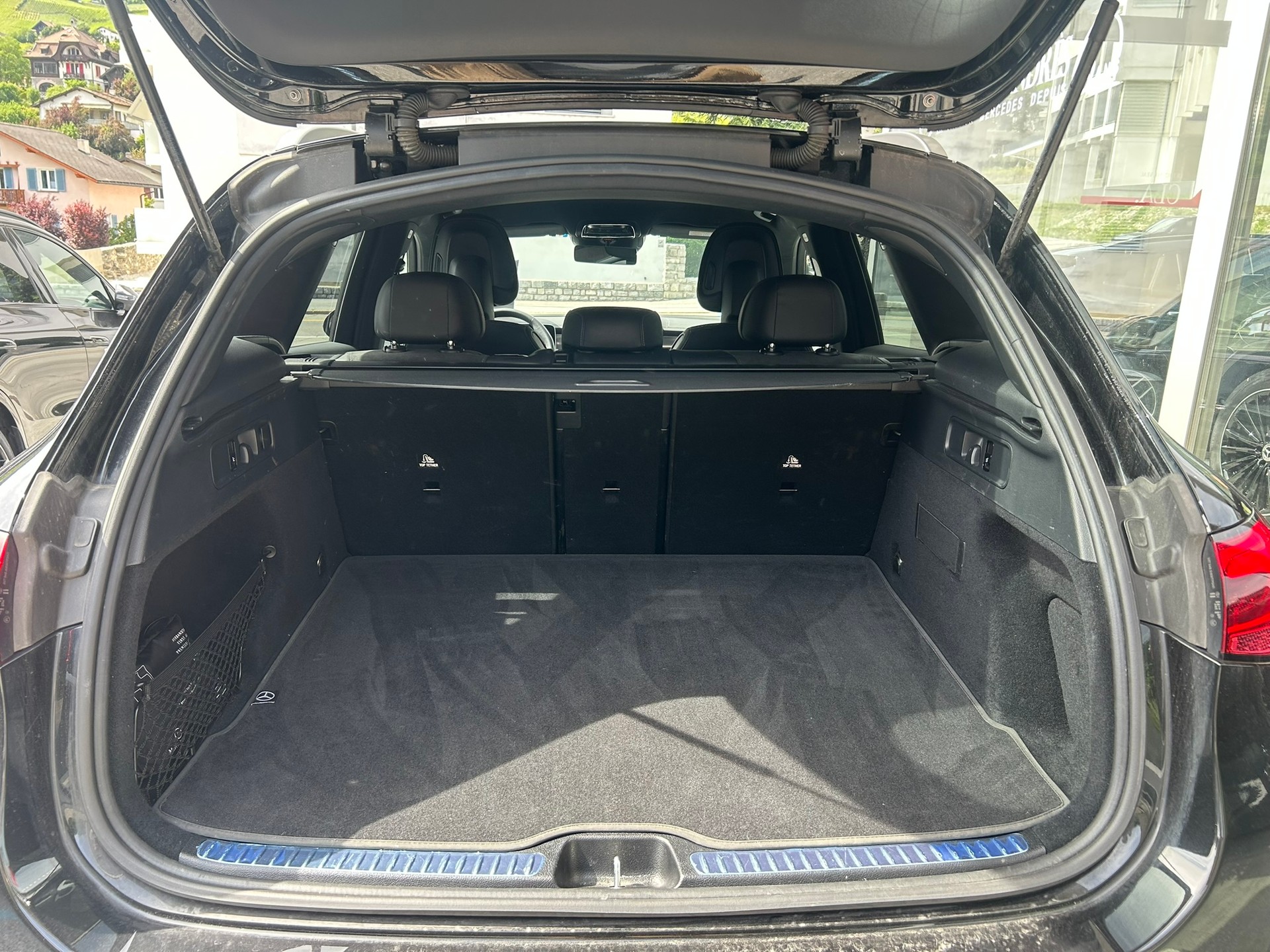 MERCEDES-BENZ GLC 220 d 4Matic AMG Line 9G-Tronic-image-6