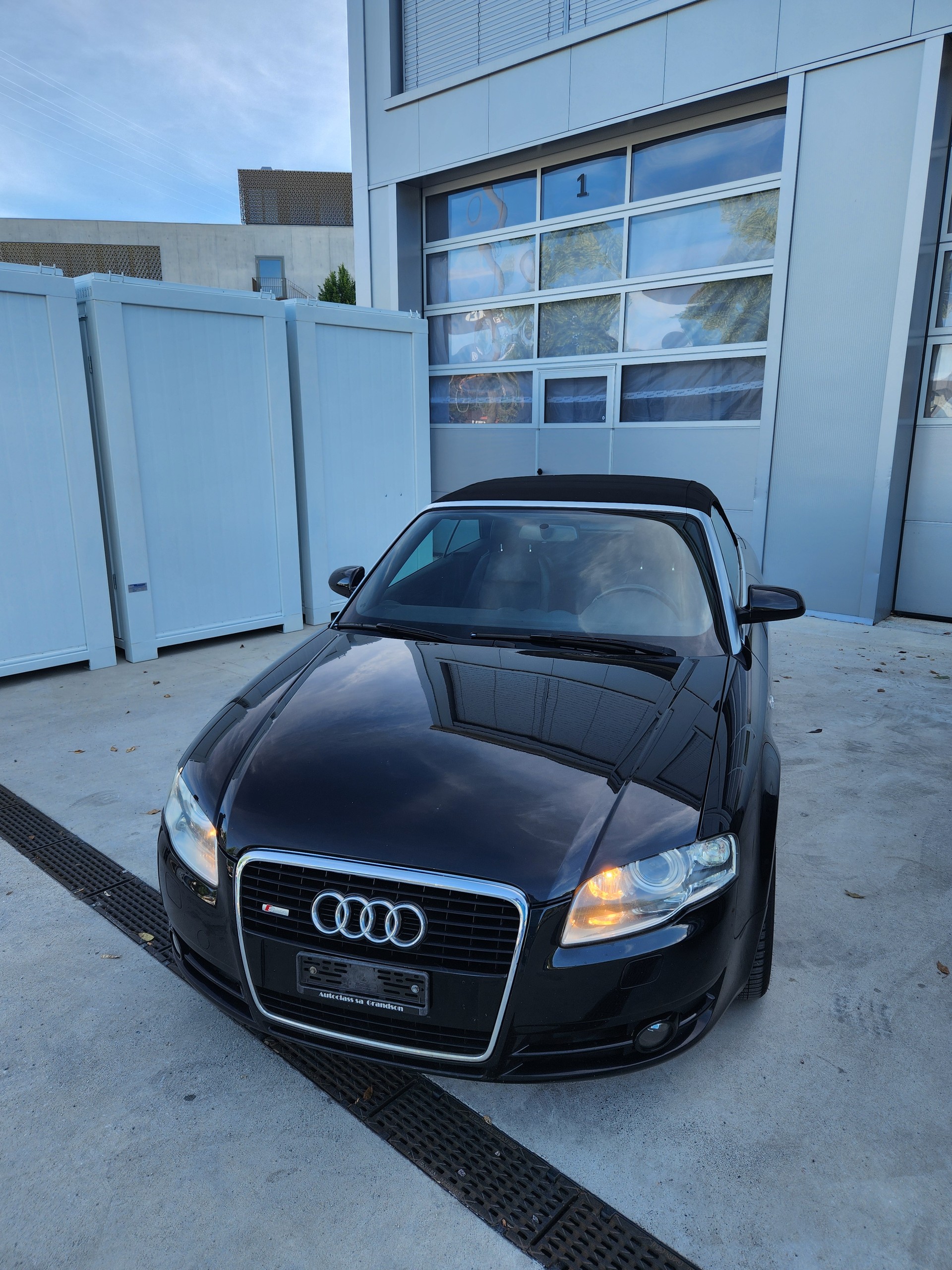 AUDI A4 Cabriolet 3.0 TDI quattro-image-15