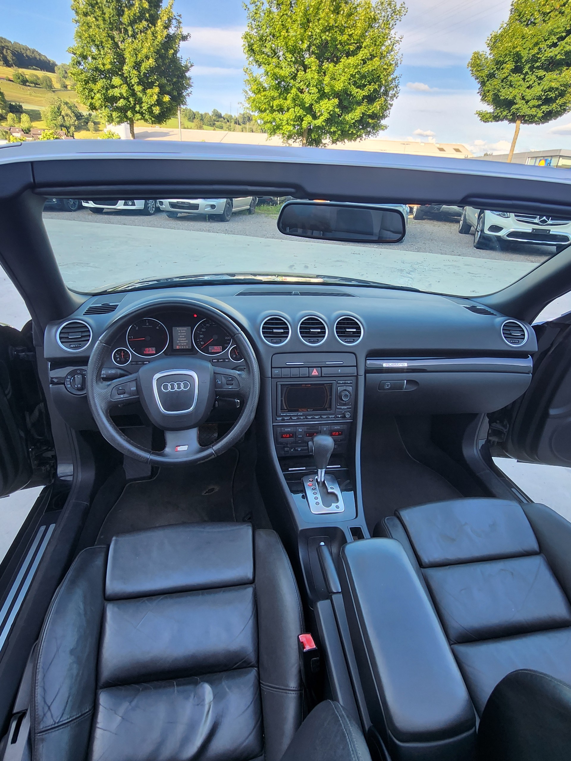 AUDI A4 Cabriolet 3.0 TDI quattro-image-12