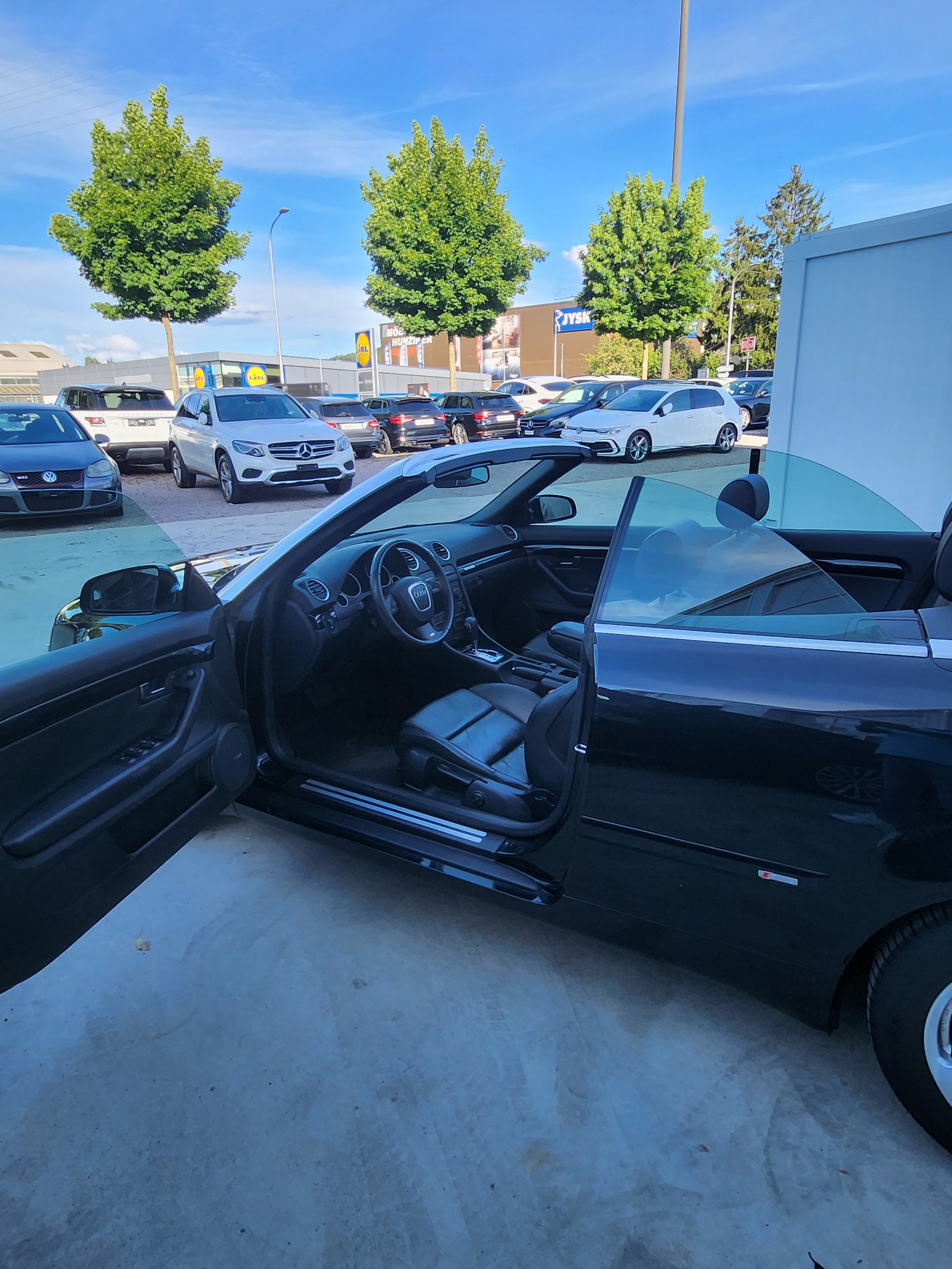 AUDI A4 Cabriolet 3.0 TDI quattro-image-9