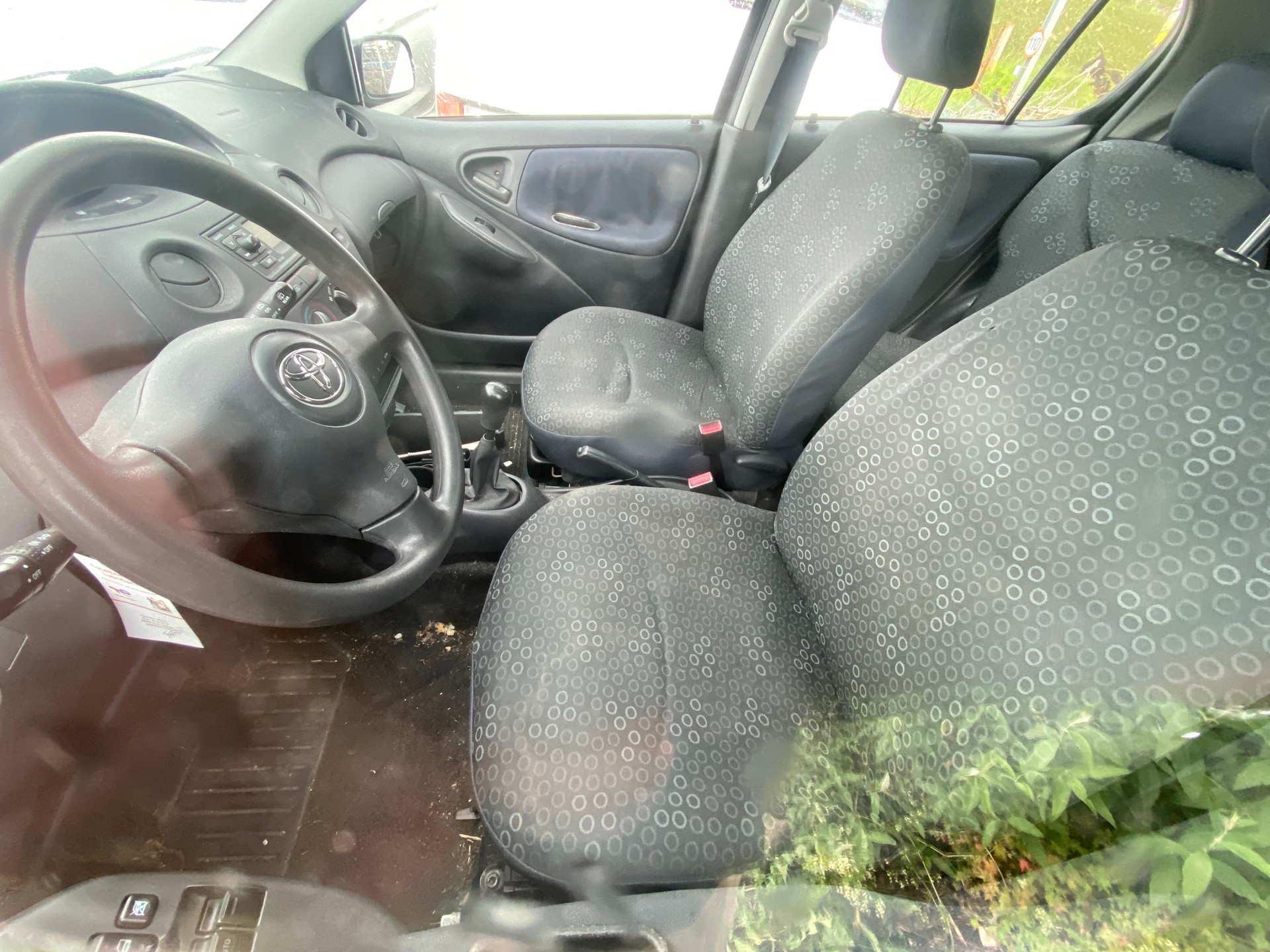 TOYOTA Yaris 1.3 Linea Sol-image-4
