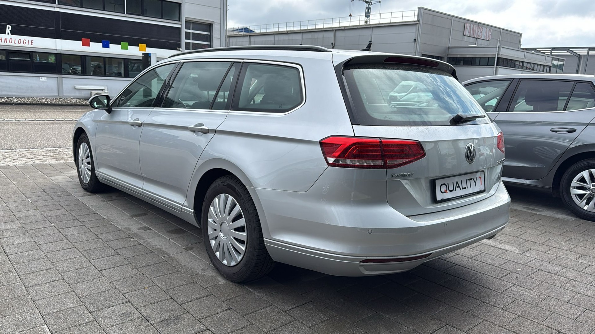 VW Passat Variant 2.0 TDI BMT Comfortline DSG-image-12