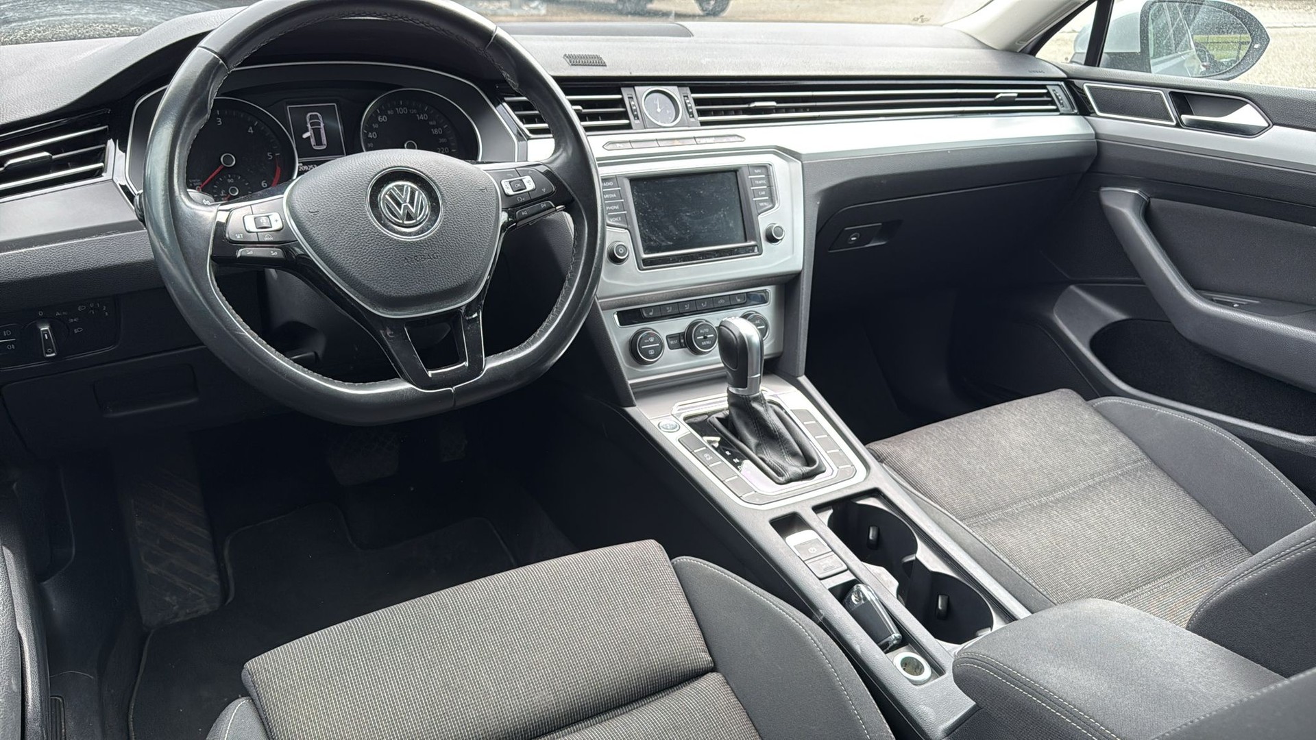 VW Passat Variant 2.0 TDI BMT Comfortline DSG-image-15