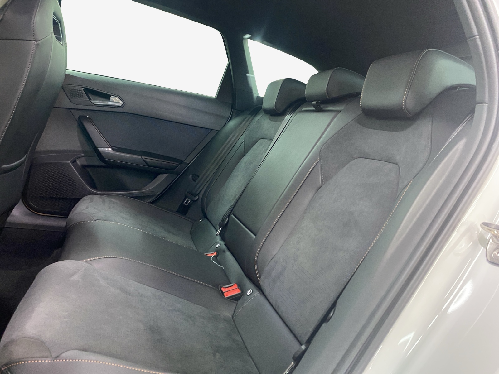 CUPRA LEON ST 2.0 TSI DSG 4Drive-image-11