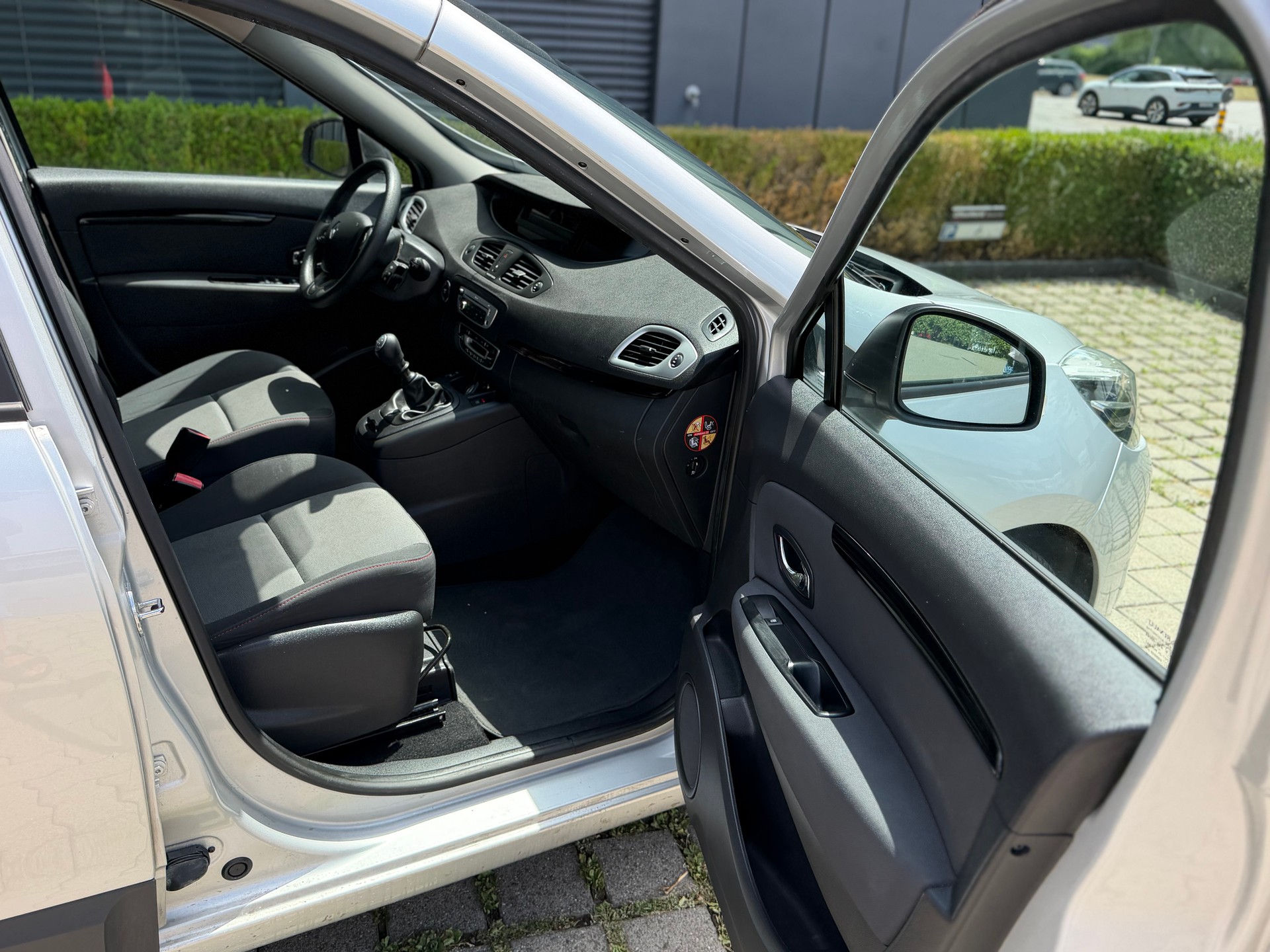 RENAULT Grand Scénic 1.2 16V Turbo Bose Edition-image-10