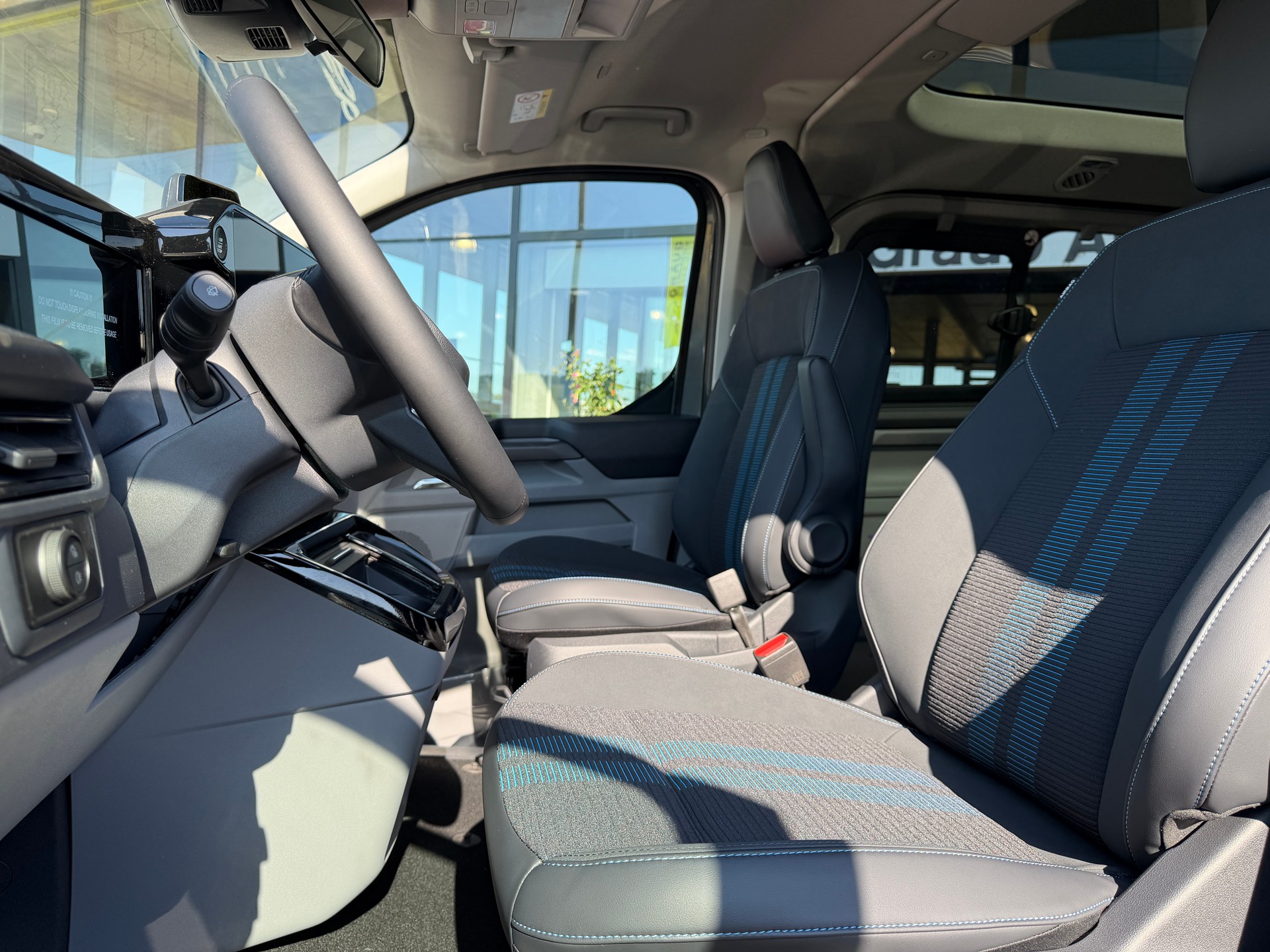 FORD Tourneo Bus 320 L1H1 Sport Automat 4x4-image-7