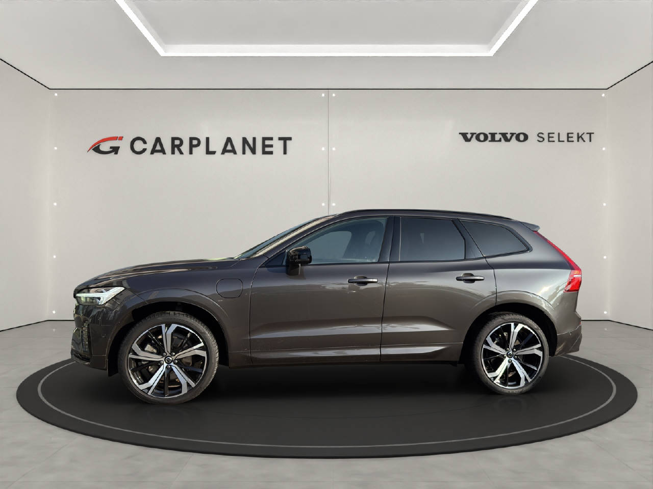 VOLVO XC60 2.0 T8 TE R-Design eAWD-showroom-element-2