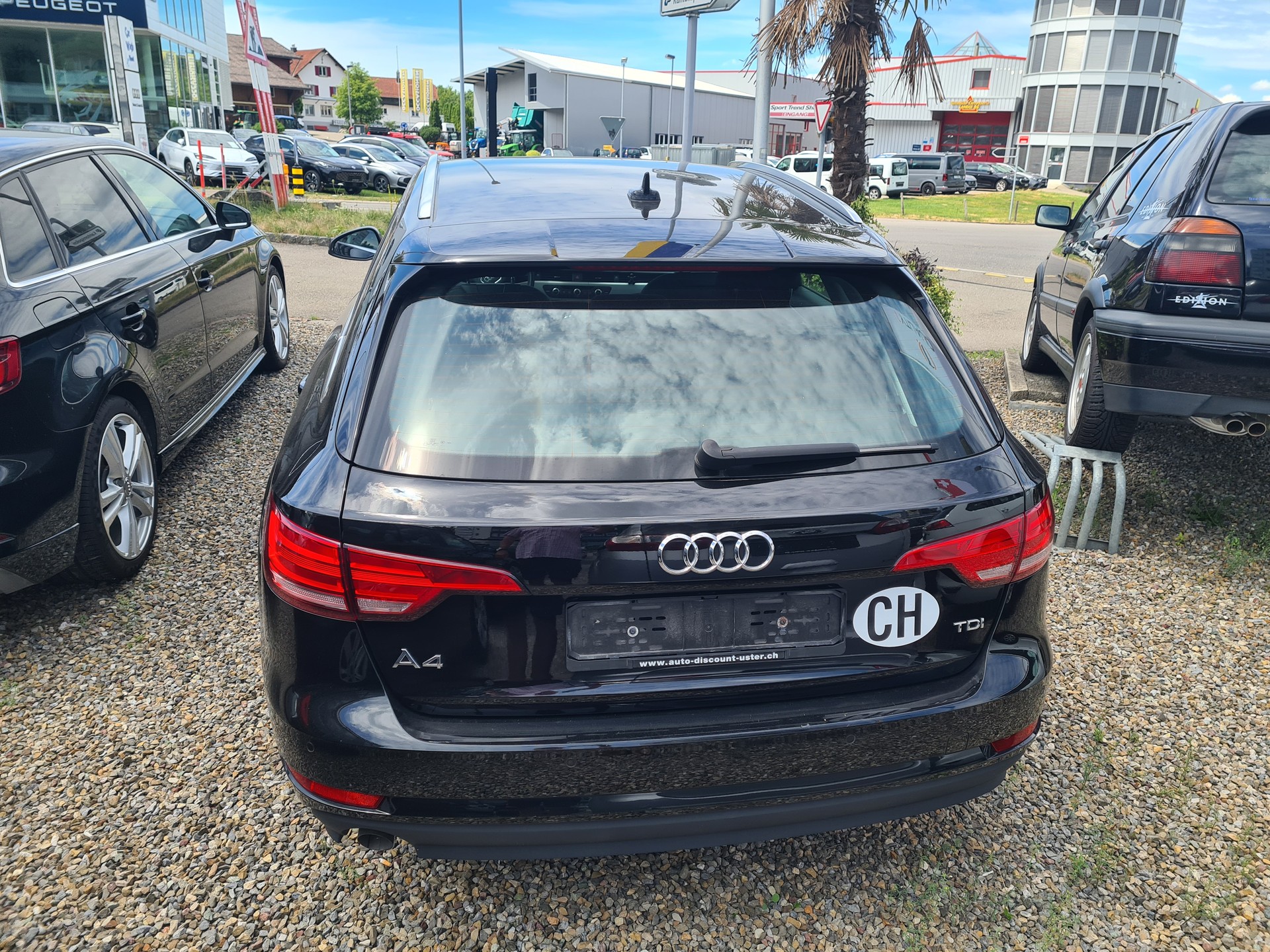 AUDI A4 Avant 2.0 TDI-image-6