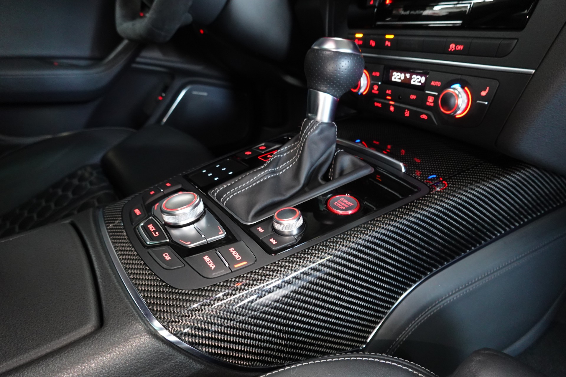 AUDI RS6 AVANT 4.0 TFSI V8 QUATTRO TIPTRONIC FULL ON TOP WOHLFÜHL OASE-image-47