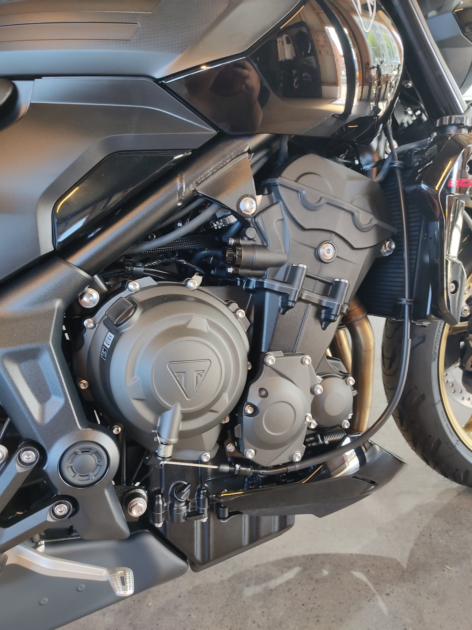 TRIUMPH Trident-image-6