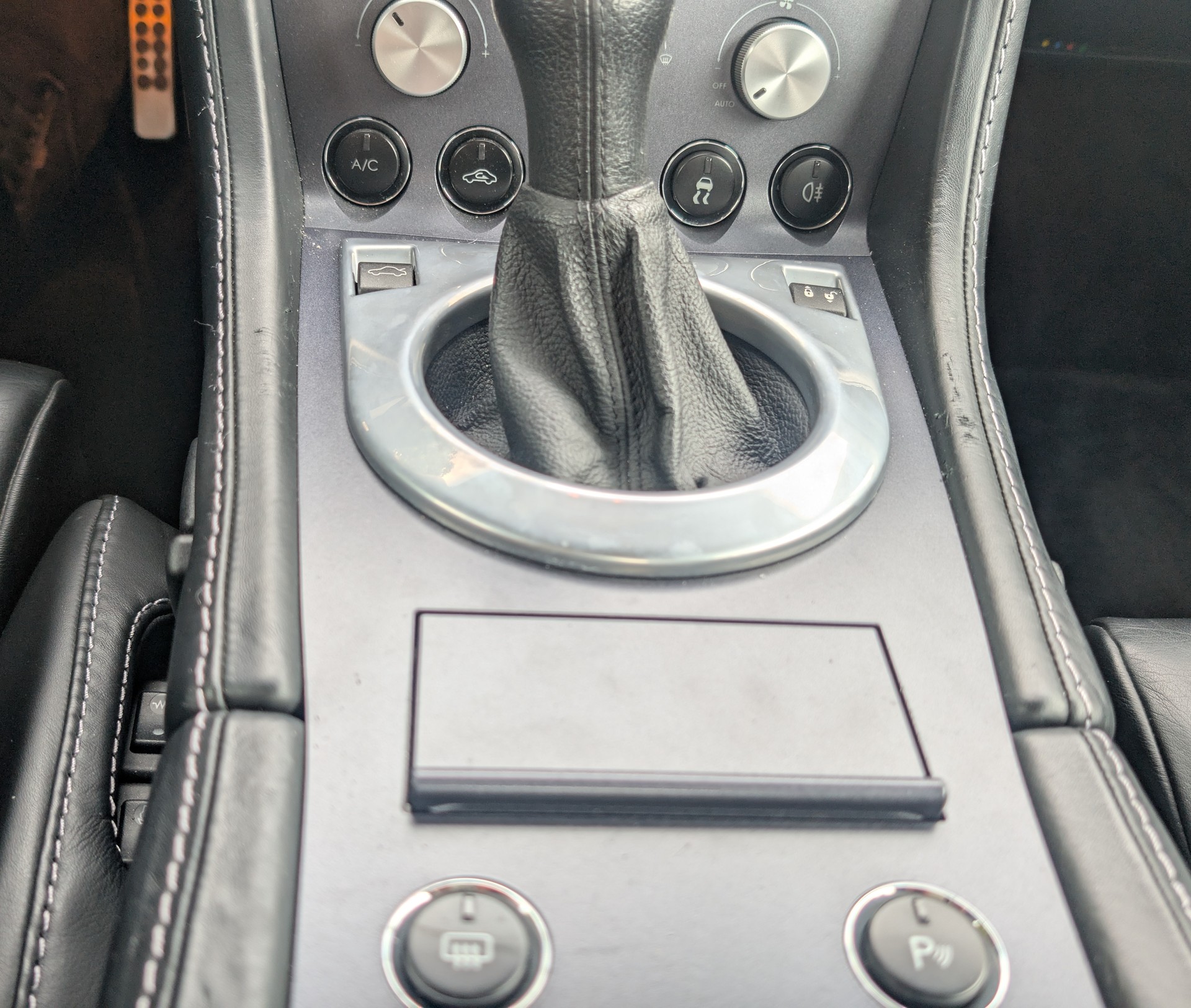 ASTON MARTIN 4.3-image-12