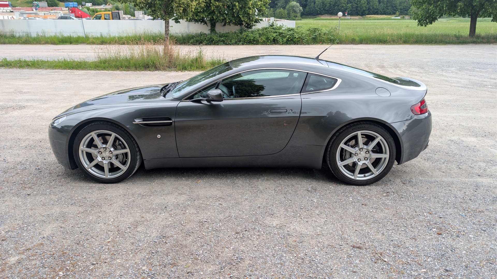 ASTON MARTIN 4.3-image-5