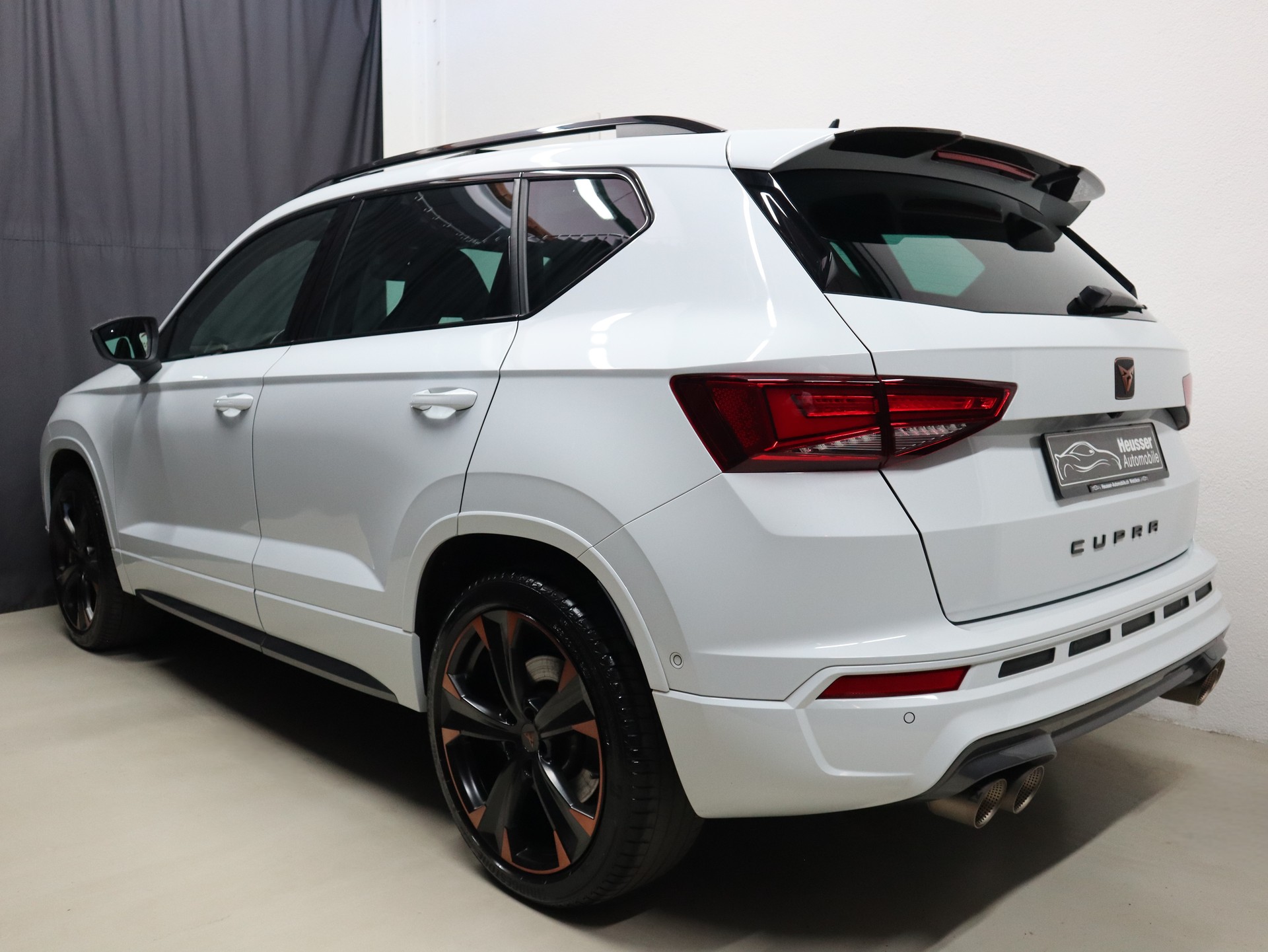 CUPRA Ateca 2.0TSI VZ 4Drive DSG - Limited Edition - Panorama - Navi - AKRAPOVIC - Beats - BREMBO - 360° Kamera - AHK - 300 PS-showroom-element-3