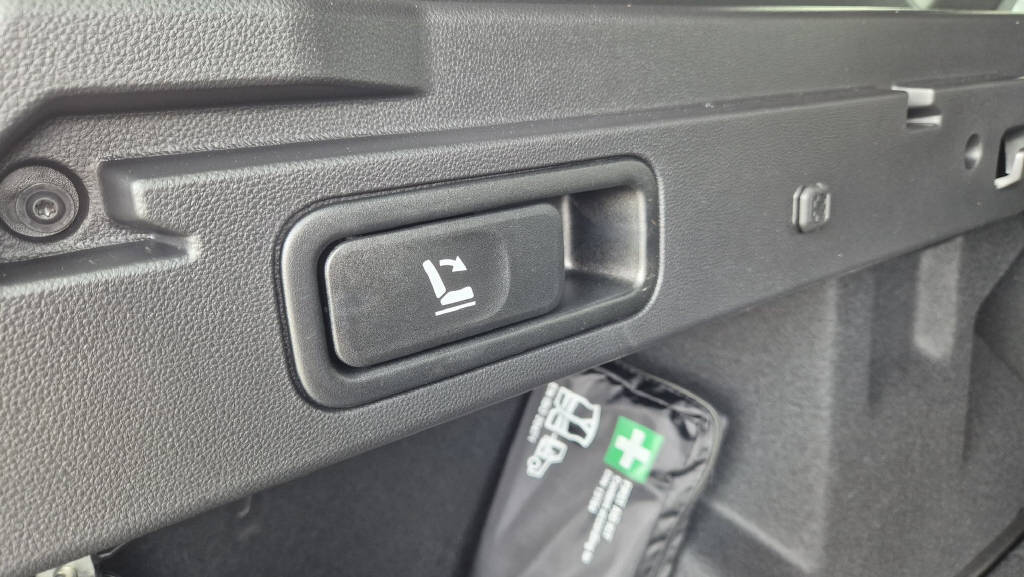 DACIA BIGSTER journey hybrid 155-image-17