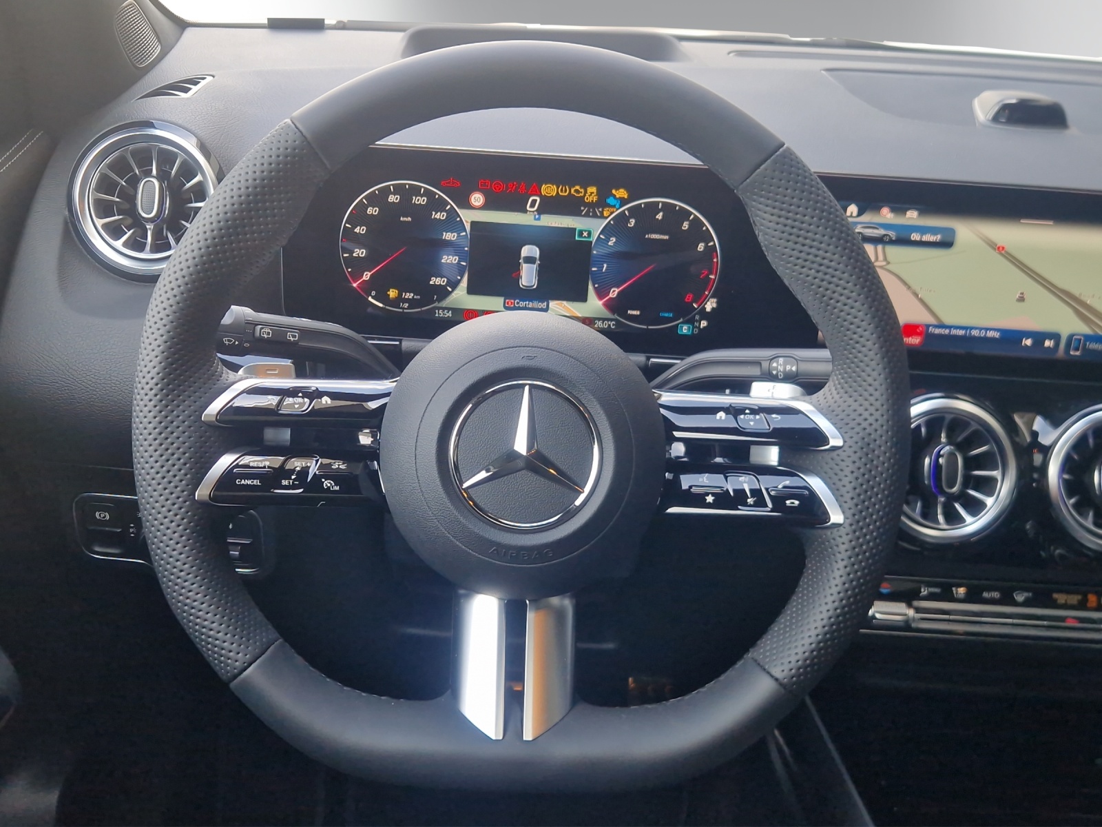 MERCEDES-BENZ GLA 220 4Matic 8G-DCT-image-13