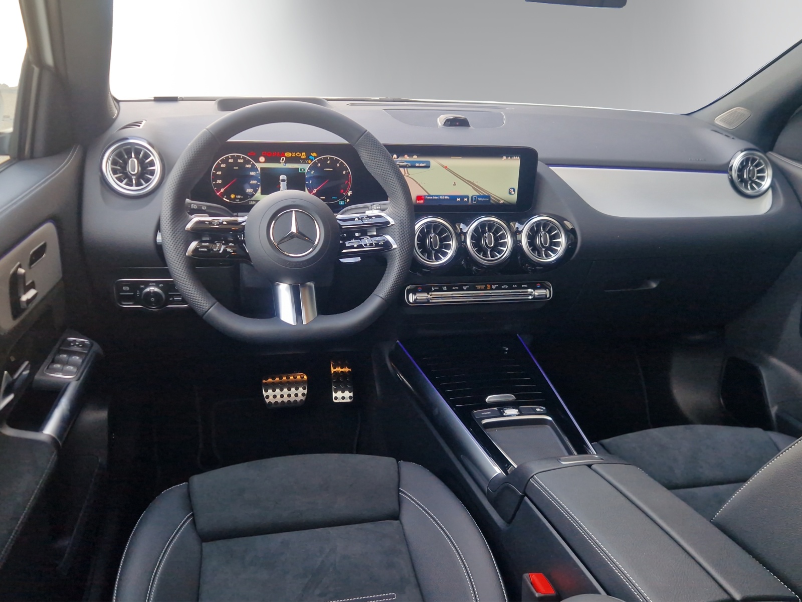 MERCEDES-BENZ GLA 220 4Matic 8G-DCT-image-11