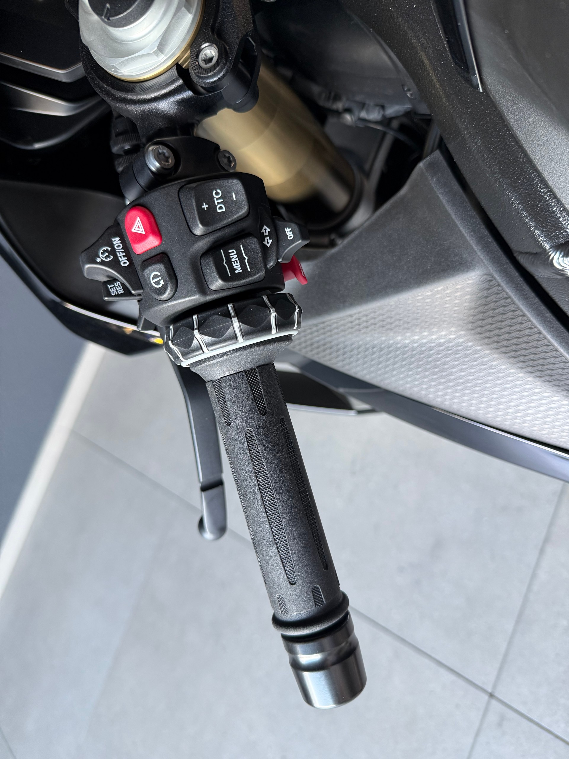 BMW S 1000 RR-image-11