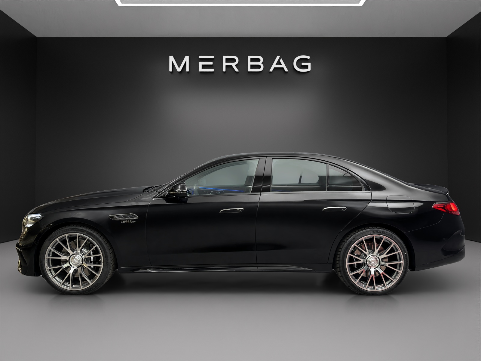 MERCEDES-BENZ AMG E 53 Hybrid 4MATIC+ Limousine-image-2