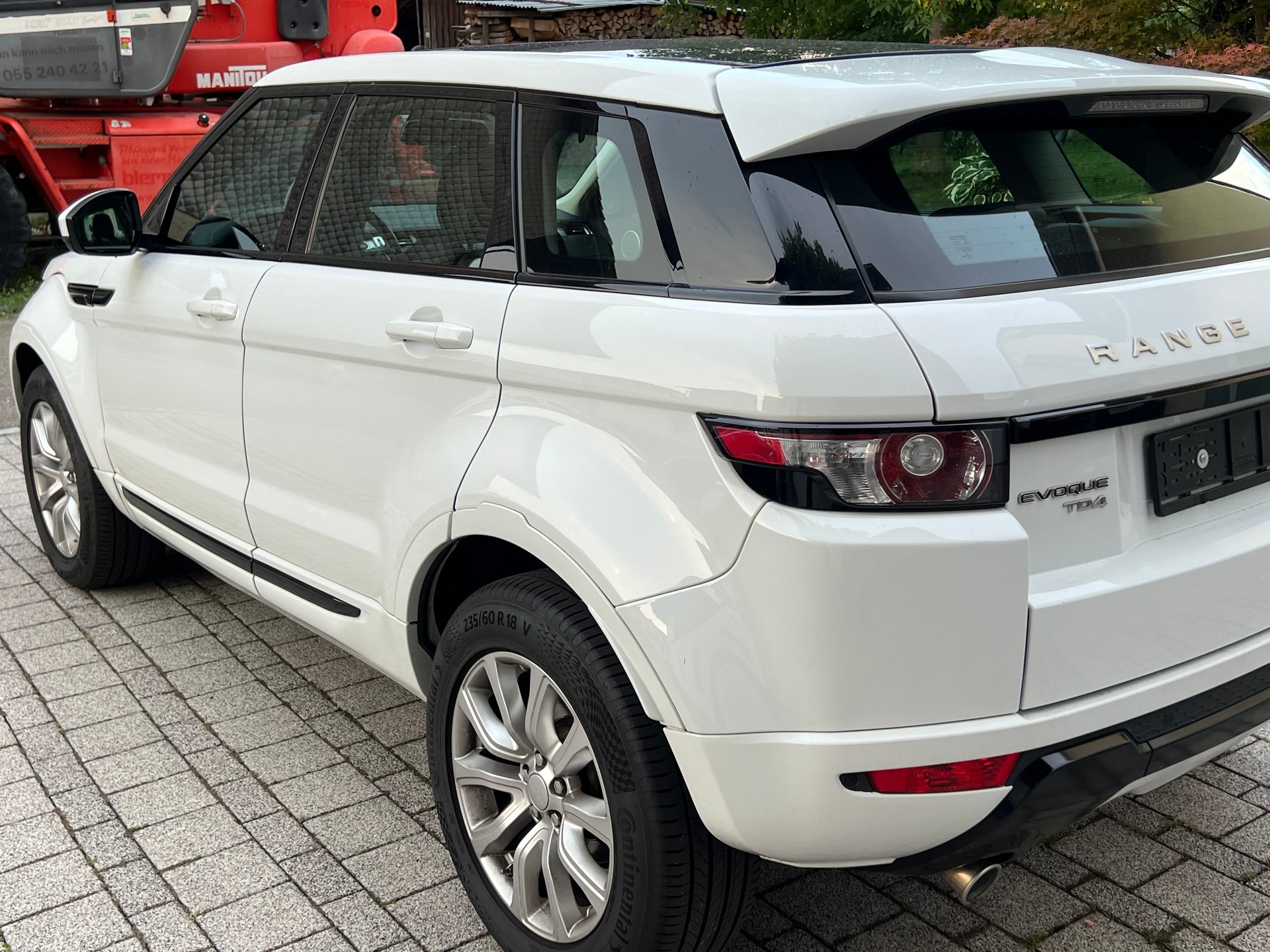 LAND ROVER Range Rover Evoque 2.2 TD4 Dynamic AT9-image-4