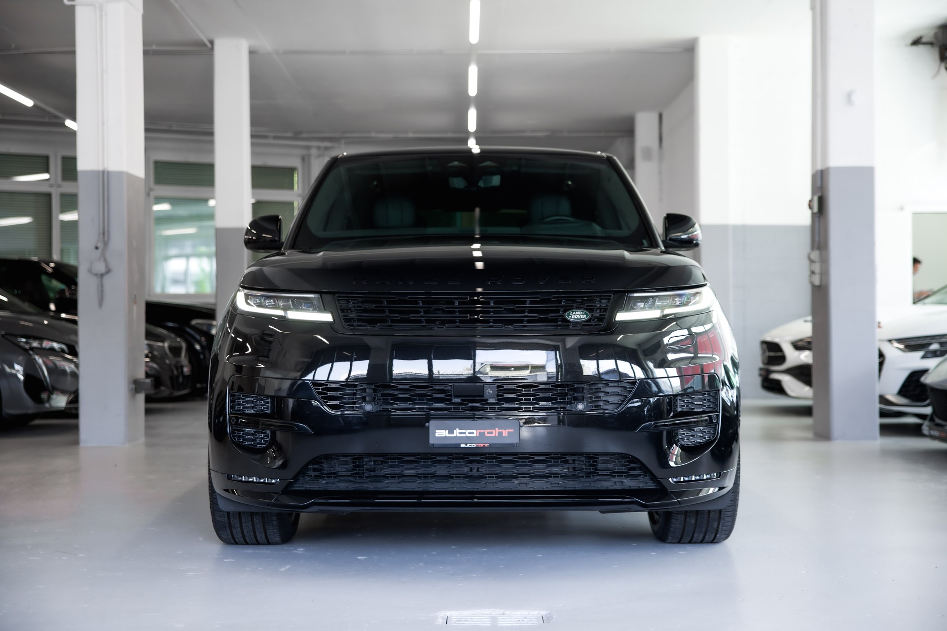 LAND ROVER Range Rover Sport P530 4.4 V8 Autobiography Automatic-showroom-element-1