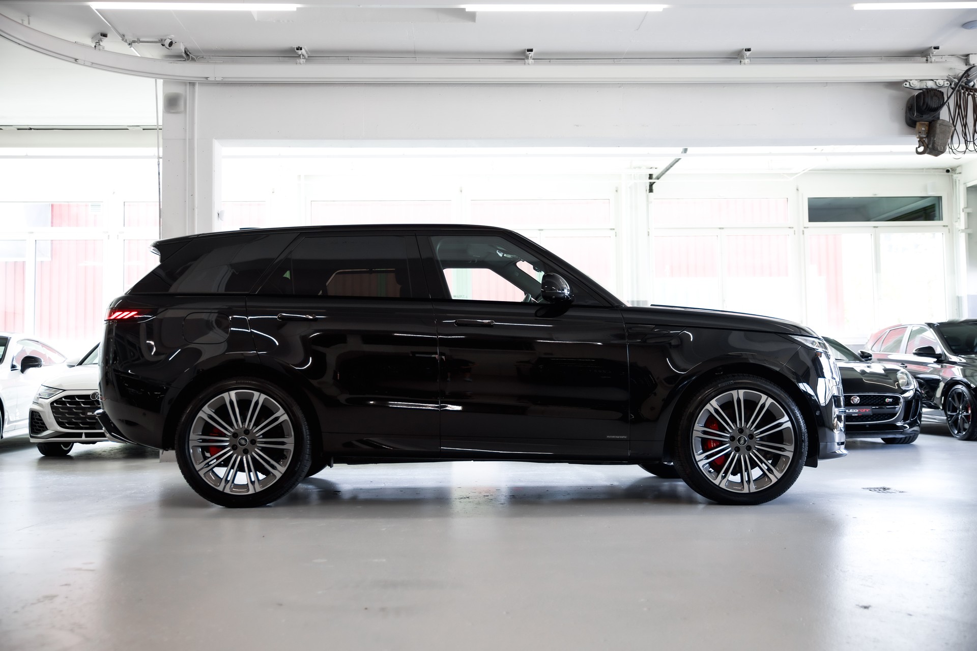 LAND ROVER Range Rover Sport P530 4.4 V8 Autobiography Automatic-showroom-element-3