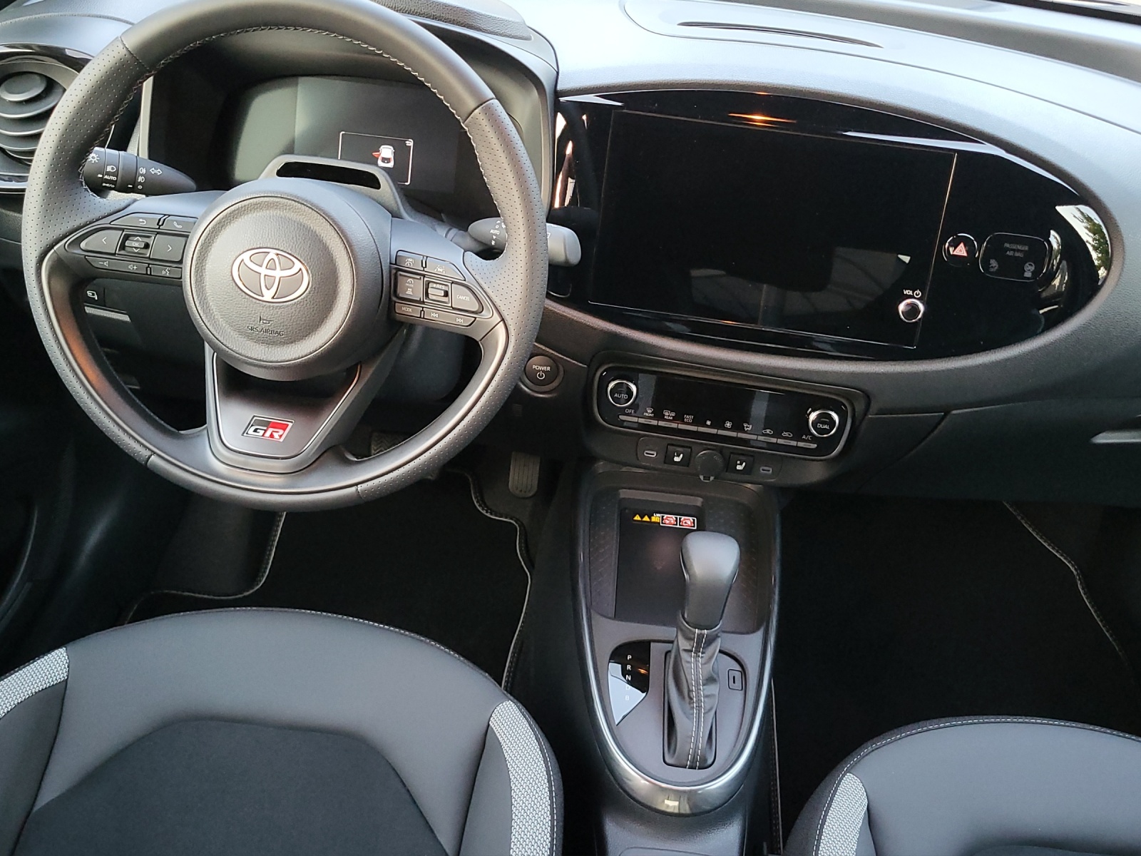 TOYOTA Aygo X 1.5 VVT-i HSD GR Sport-image-13