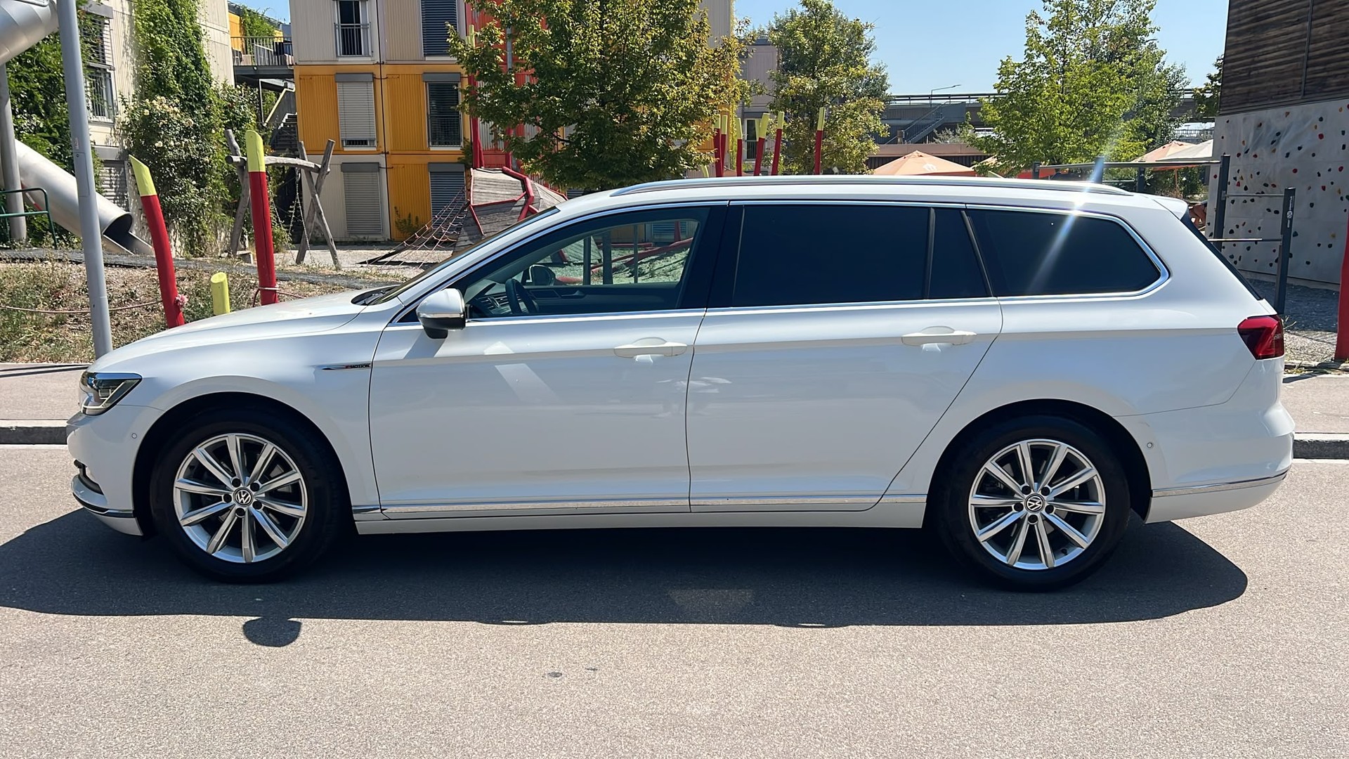 VW Passat Variant 2.0 TDI BMT Highline DSG 4Motion-showroom-element-3