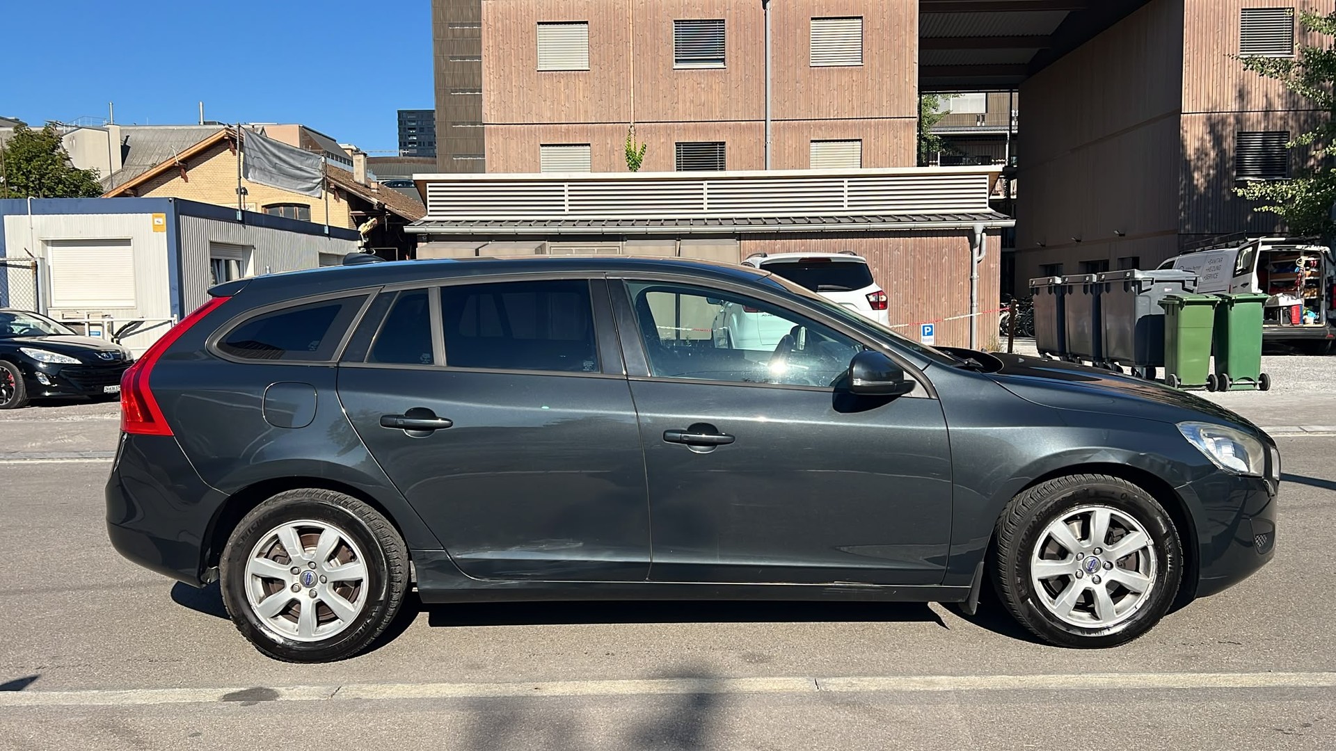 VOLVO V60 D3 Momentum Geartronic-showroom-element-3