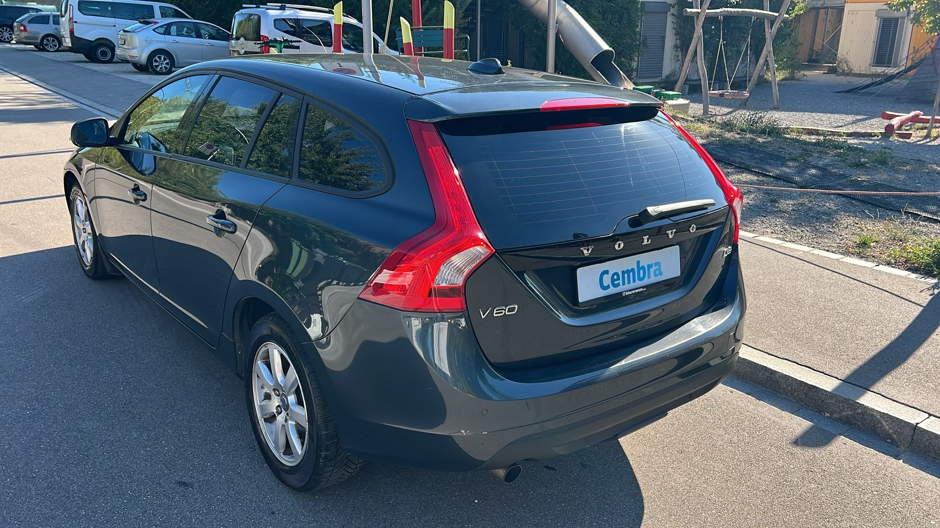 VOLVO V60 D3 Momentum Geartronic-image-5
