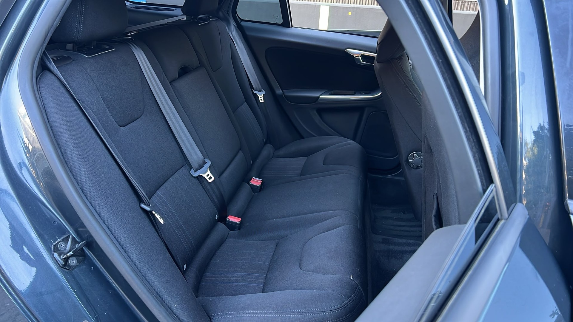 VOLVO V60 D3 Momentum Geartronic-image-14