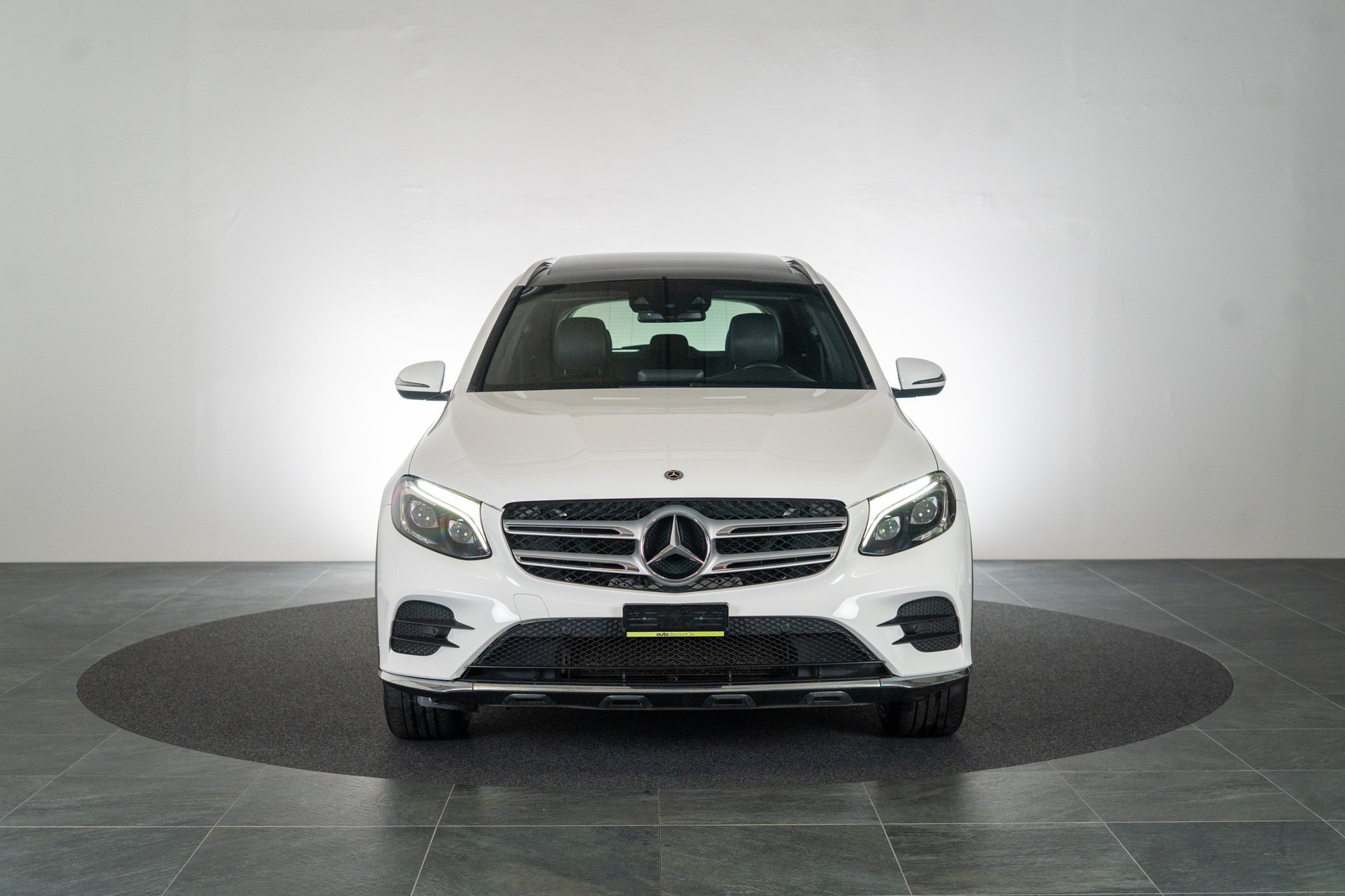 MERCEDES-BENZ GLC 250 d AMG Line 4m / CH-Fahrzeug / Panorama / Rückfahrkamera-showroom-element-1