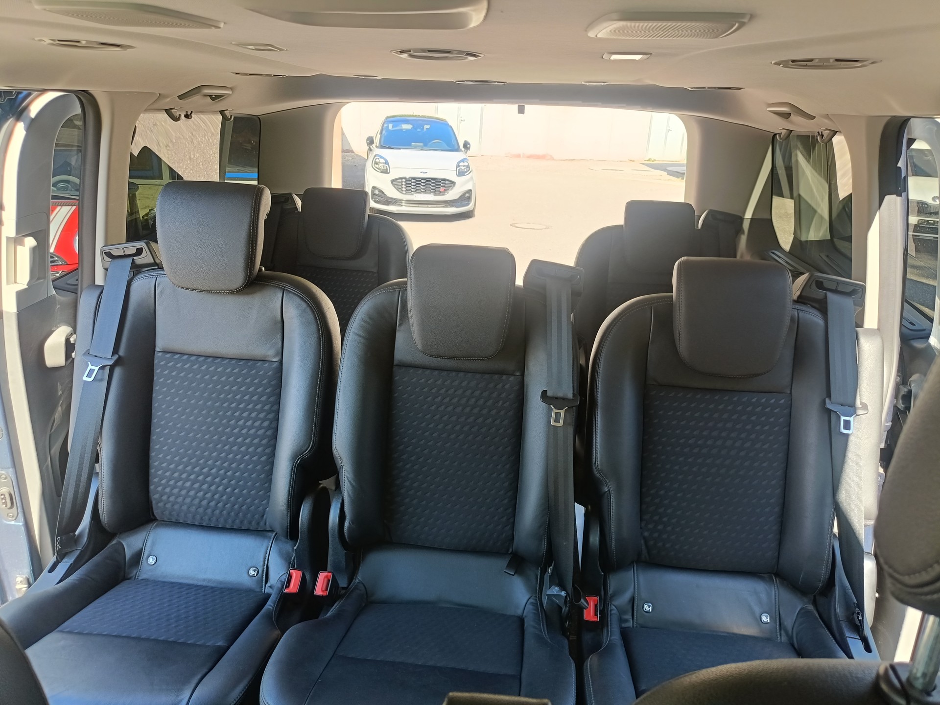 FORD Tourneo Custom 320 L1H1 Sport-image-10
