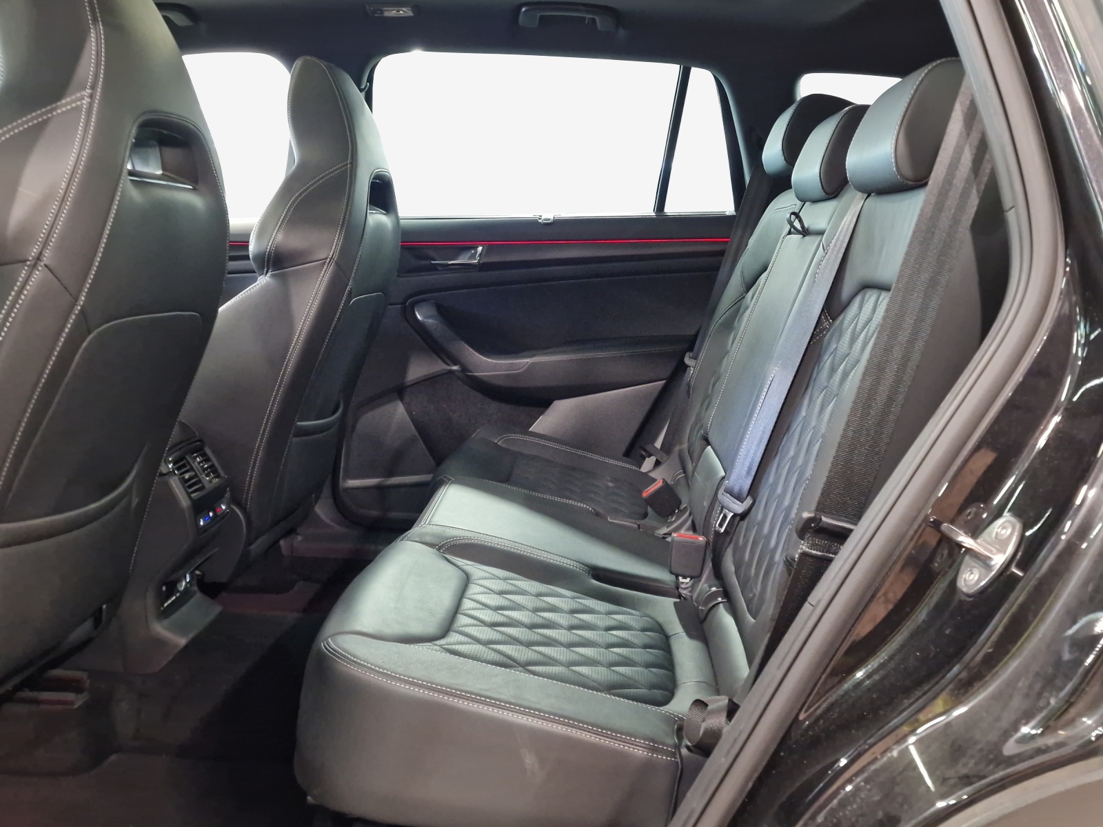 SKODA Kodiaq 2.0 TSI 4x4 SportLine-image-11